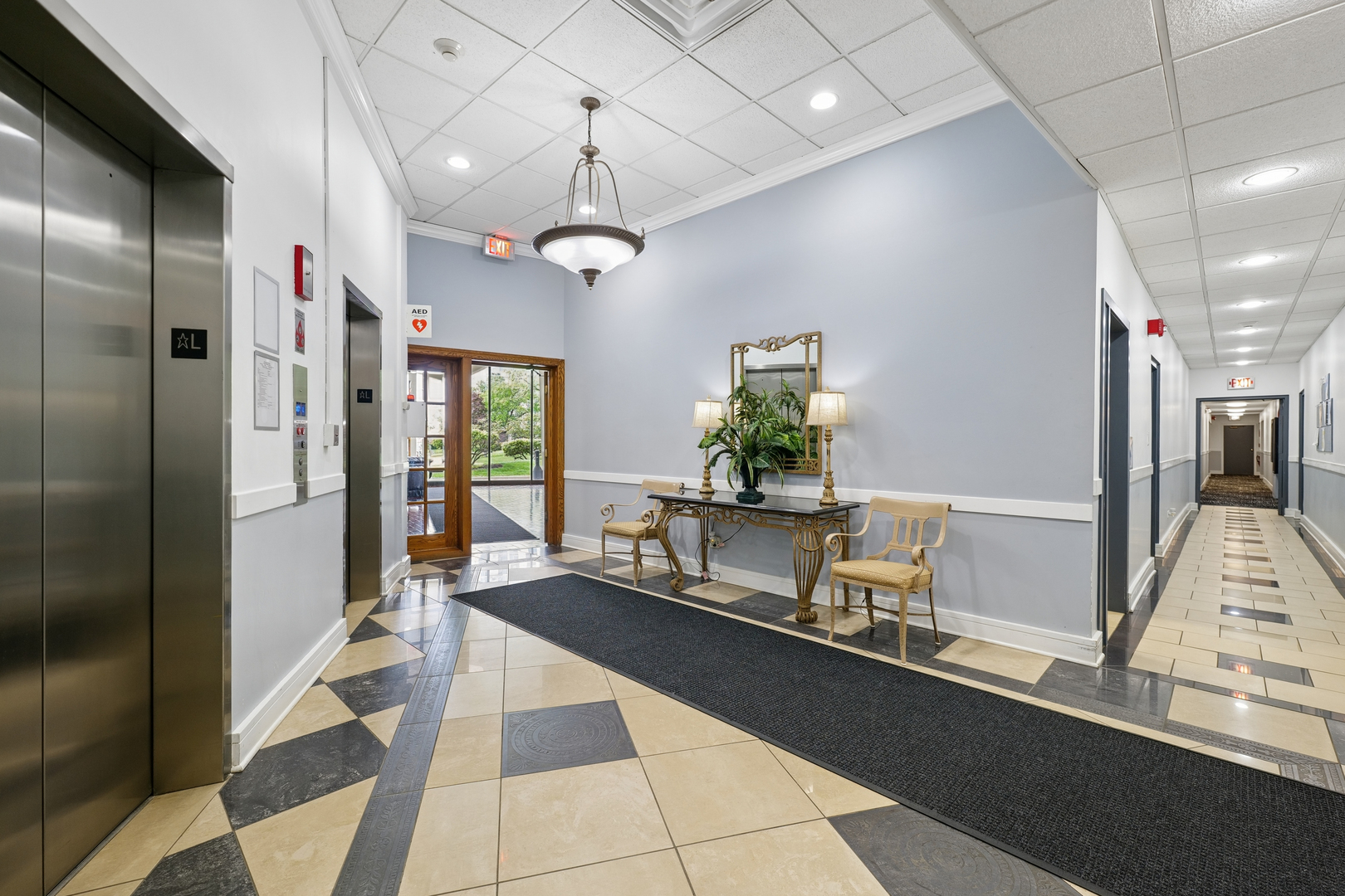 40 N Tower Road #11H, Oak Brook, IL 60523