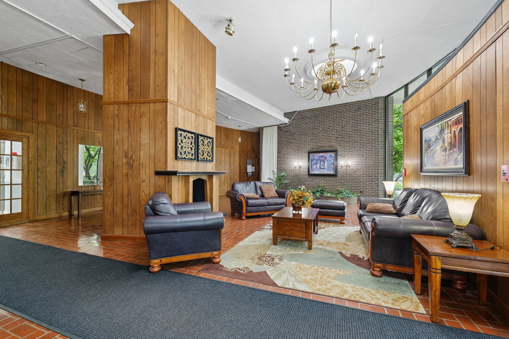 40 N Tower Road #11H, Oak Brook, IL 60523