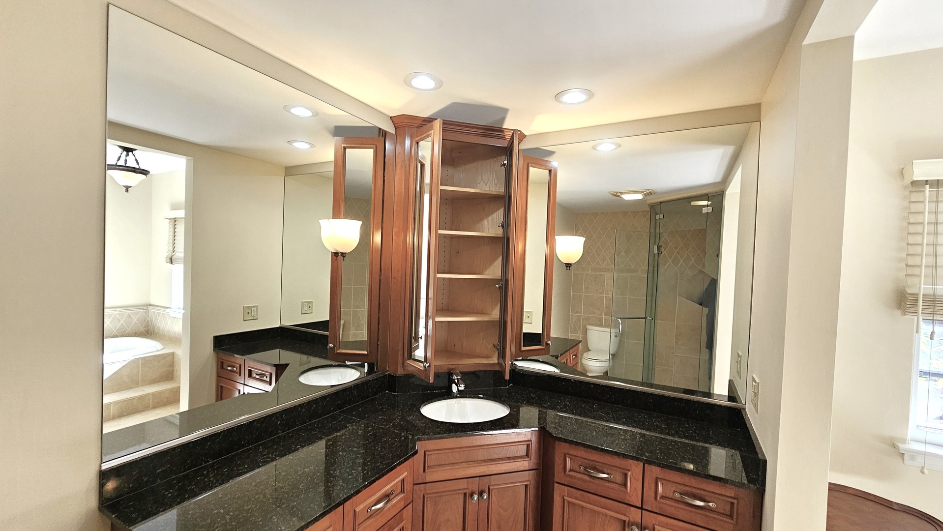 410 N Raynor Avenue #1W, Joliet, IL 60435