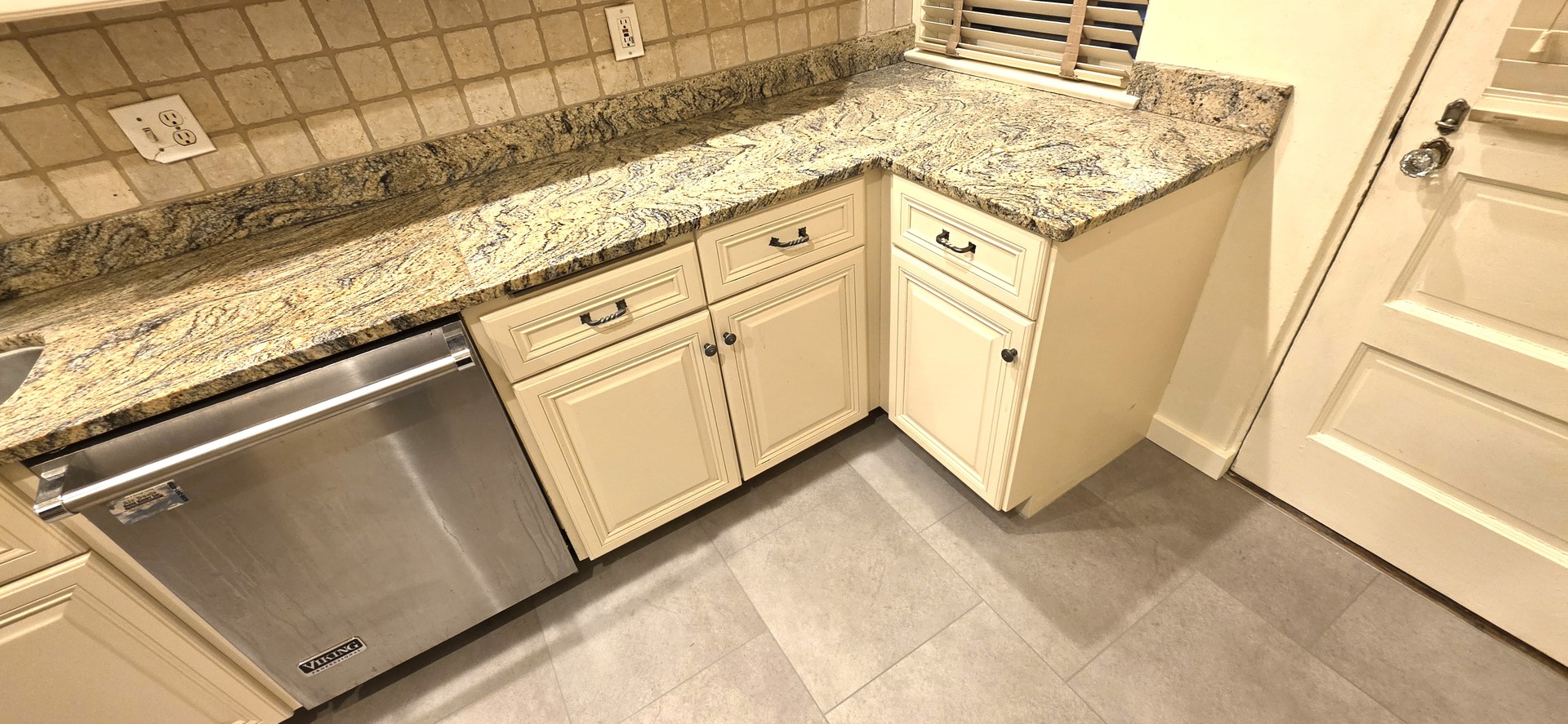 410 N Raynor Avenue #1W, Joliet, IL 60435