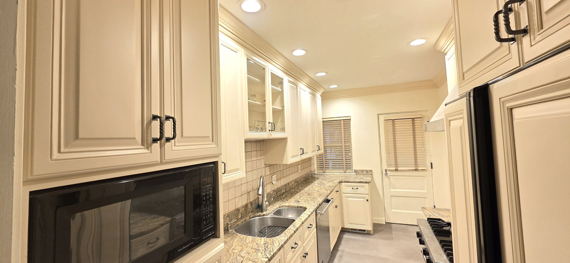 410 N Raynor Avenue #1W, Joliet, IL 60435