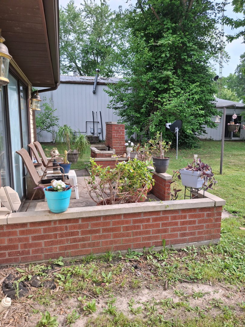 209 N West Street, Elkville, IL 62932