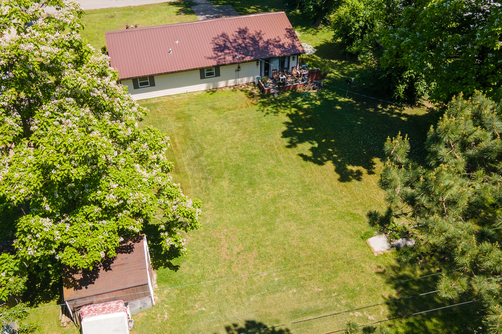209 N West Street, Elkville, IL 62932