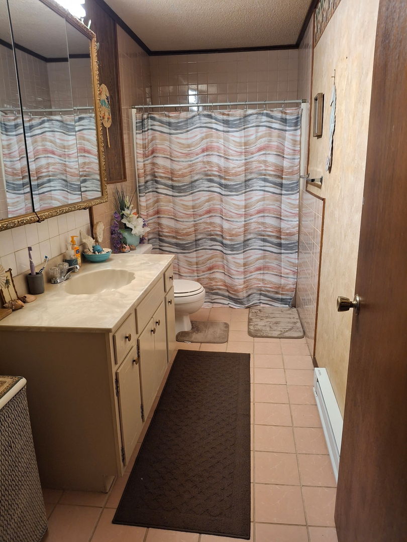209 N West Street, Elkville, IL 62932