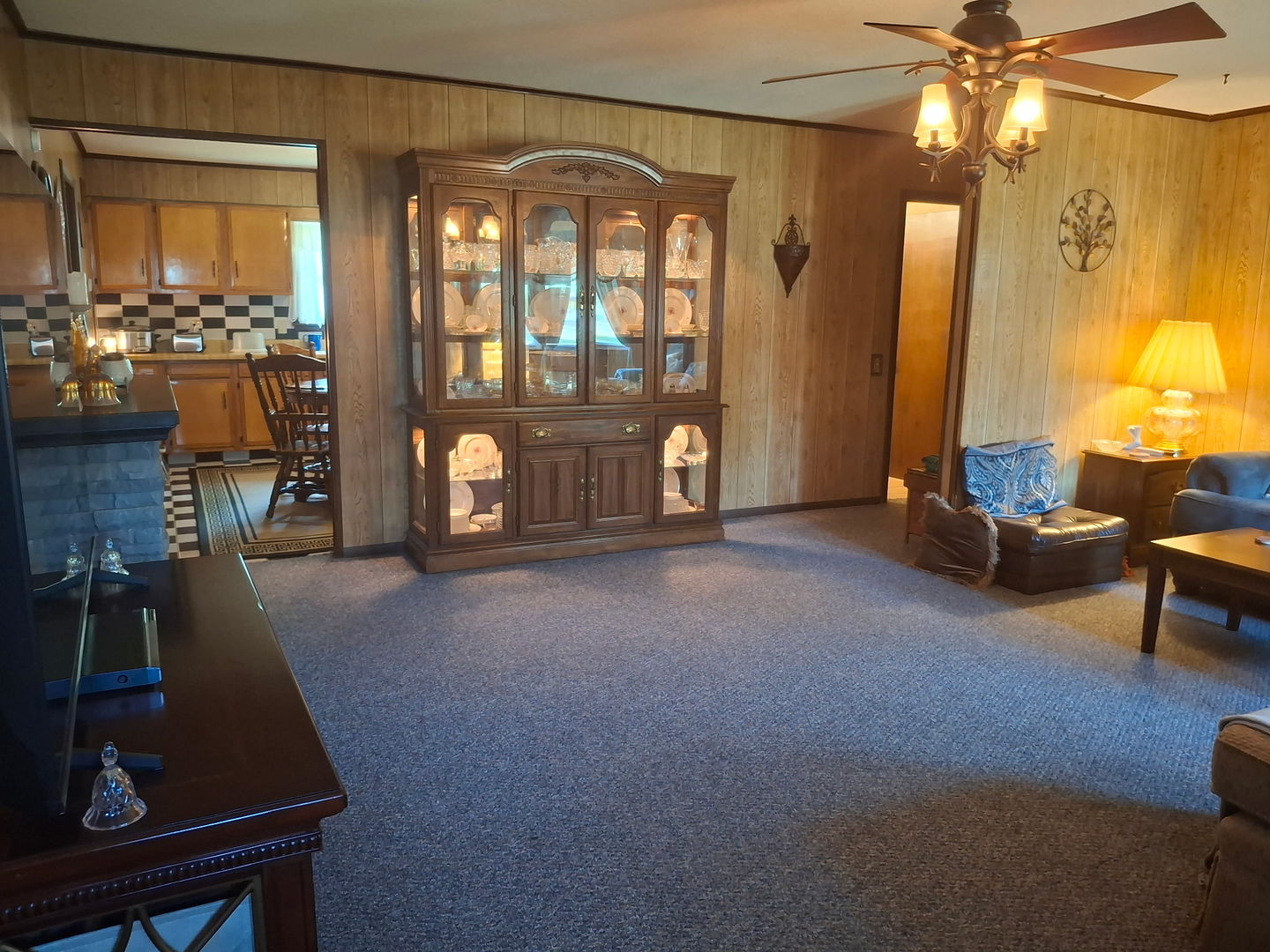 209 N West Street, Elkville, IL 62932