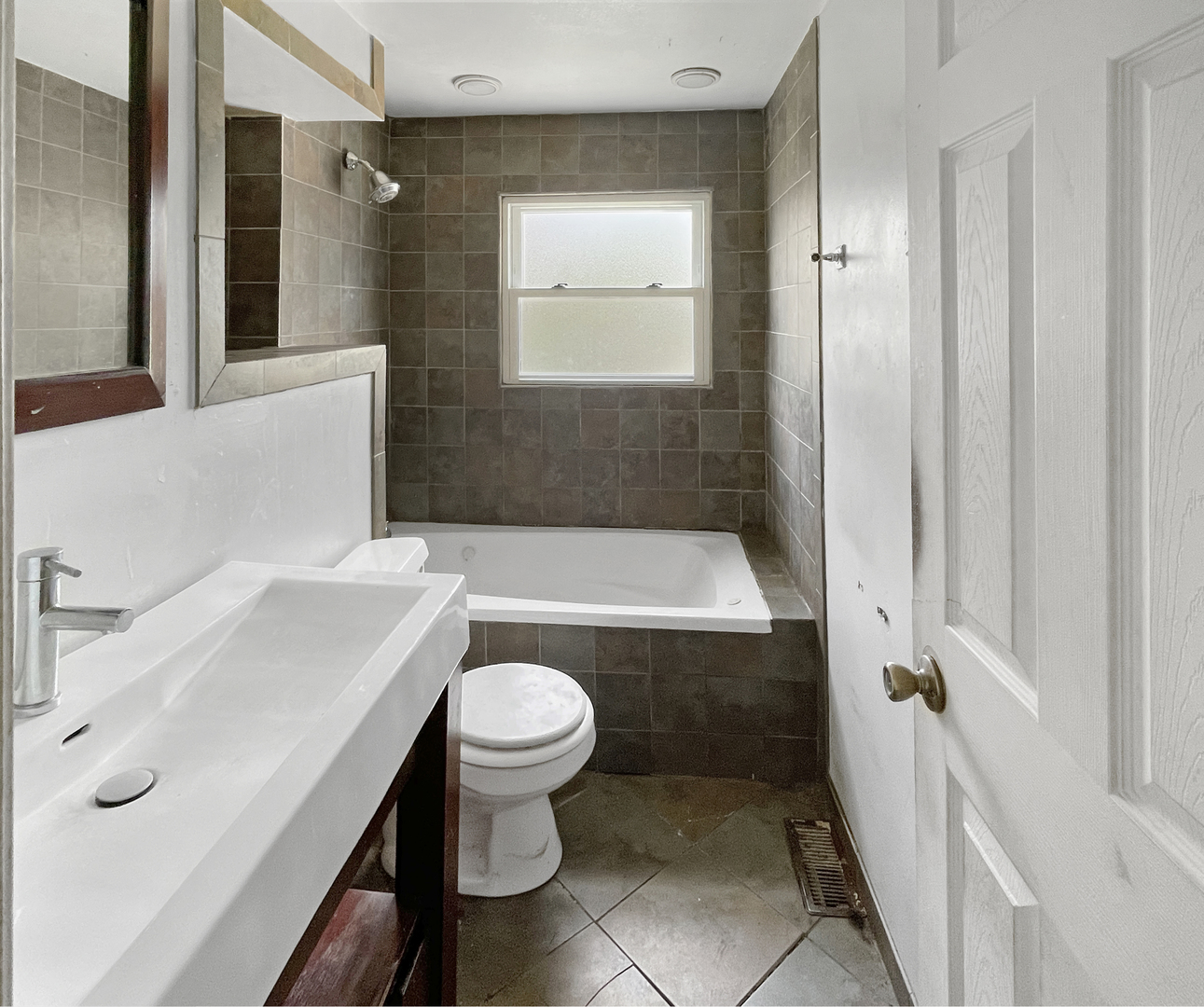 104 STONEHAM Court, Bolingbrook, IL 60440