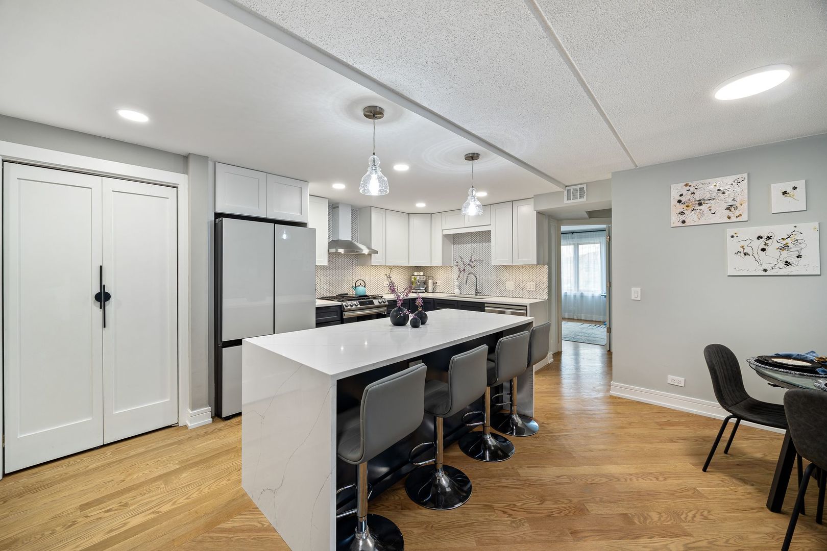 8560 W Foster Avenue #203, Norridge, IL 60706
