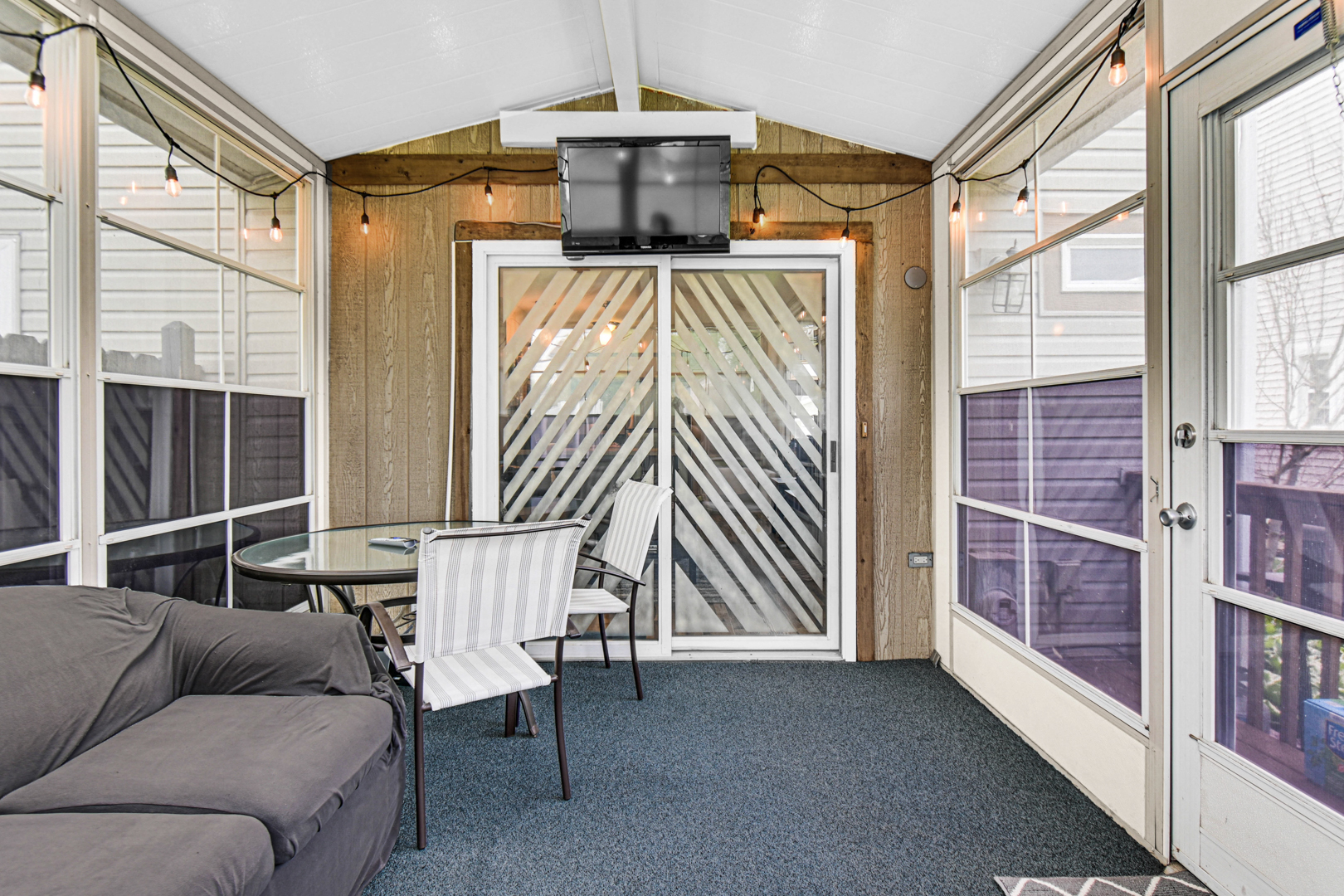 27W032 Cooley Avenue, Winfield, IL 60190