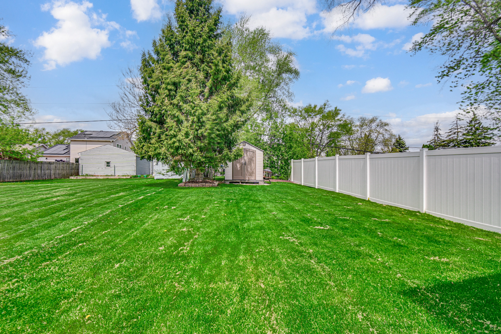 27W032 Cooley Avenue, Winfield, IL 60190