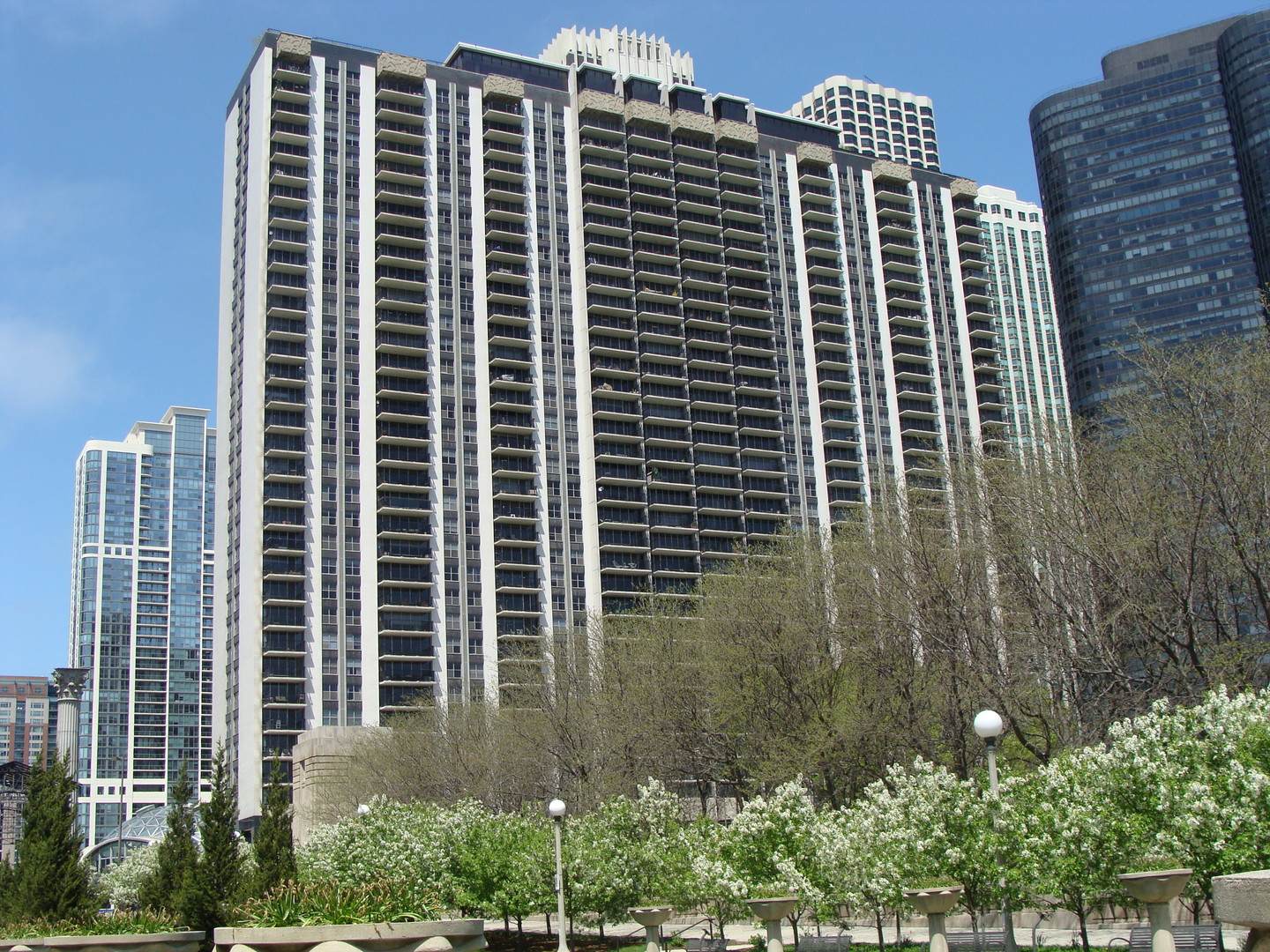 400 E Randolph Street #2812, Chicago, IL 60601