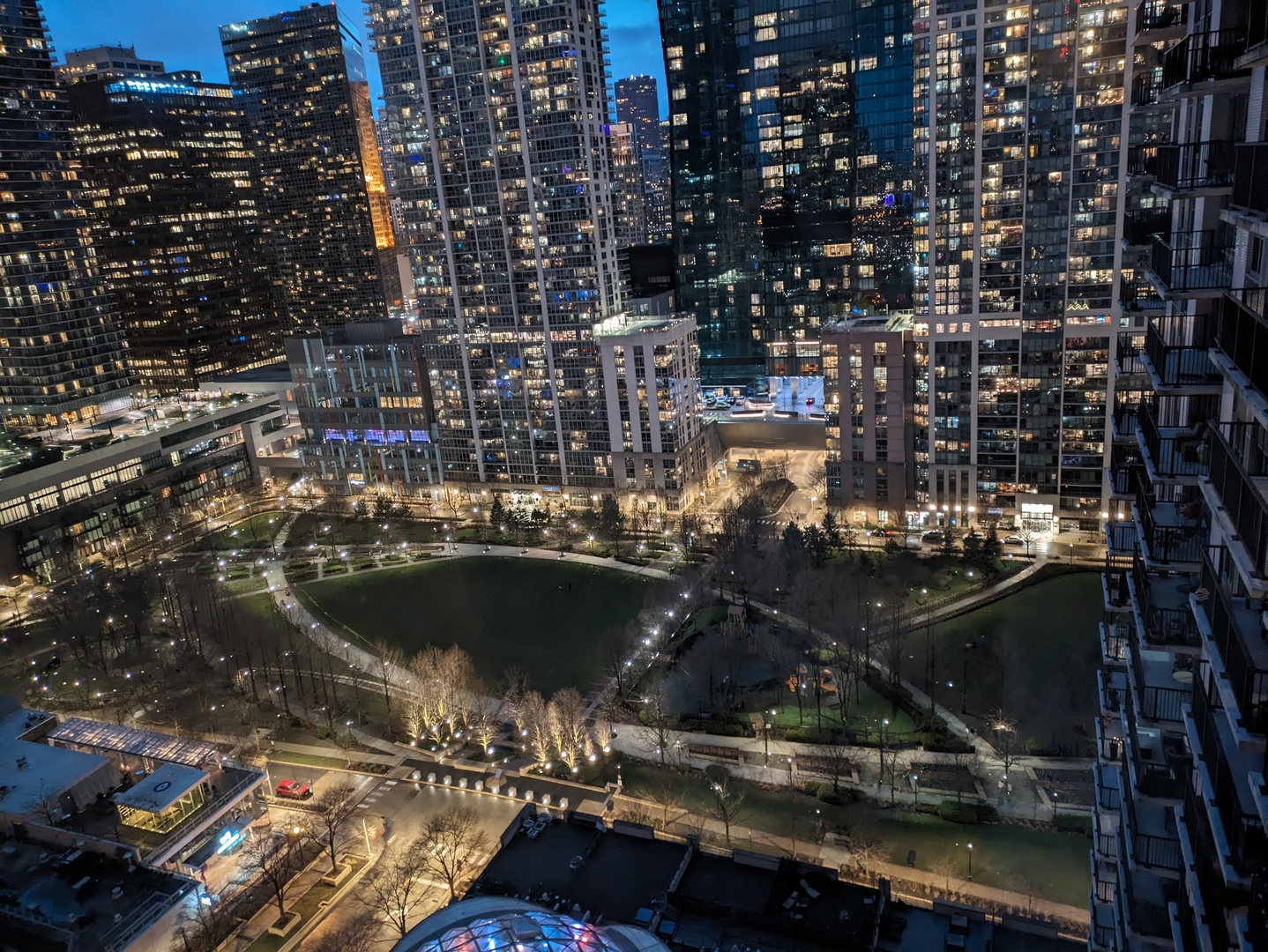 400 E Randolph Street #2812, Chicago, IL 60601