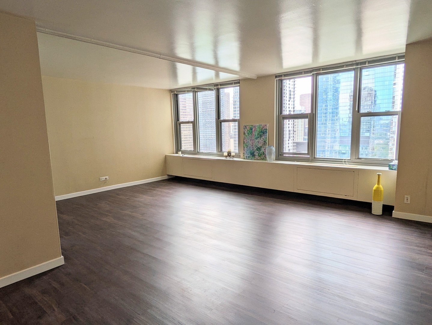 400 E Randolph Street #2812, Chicago, IL 60601