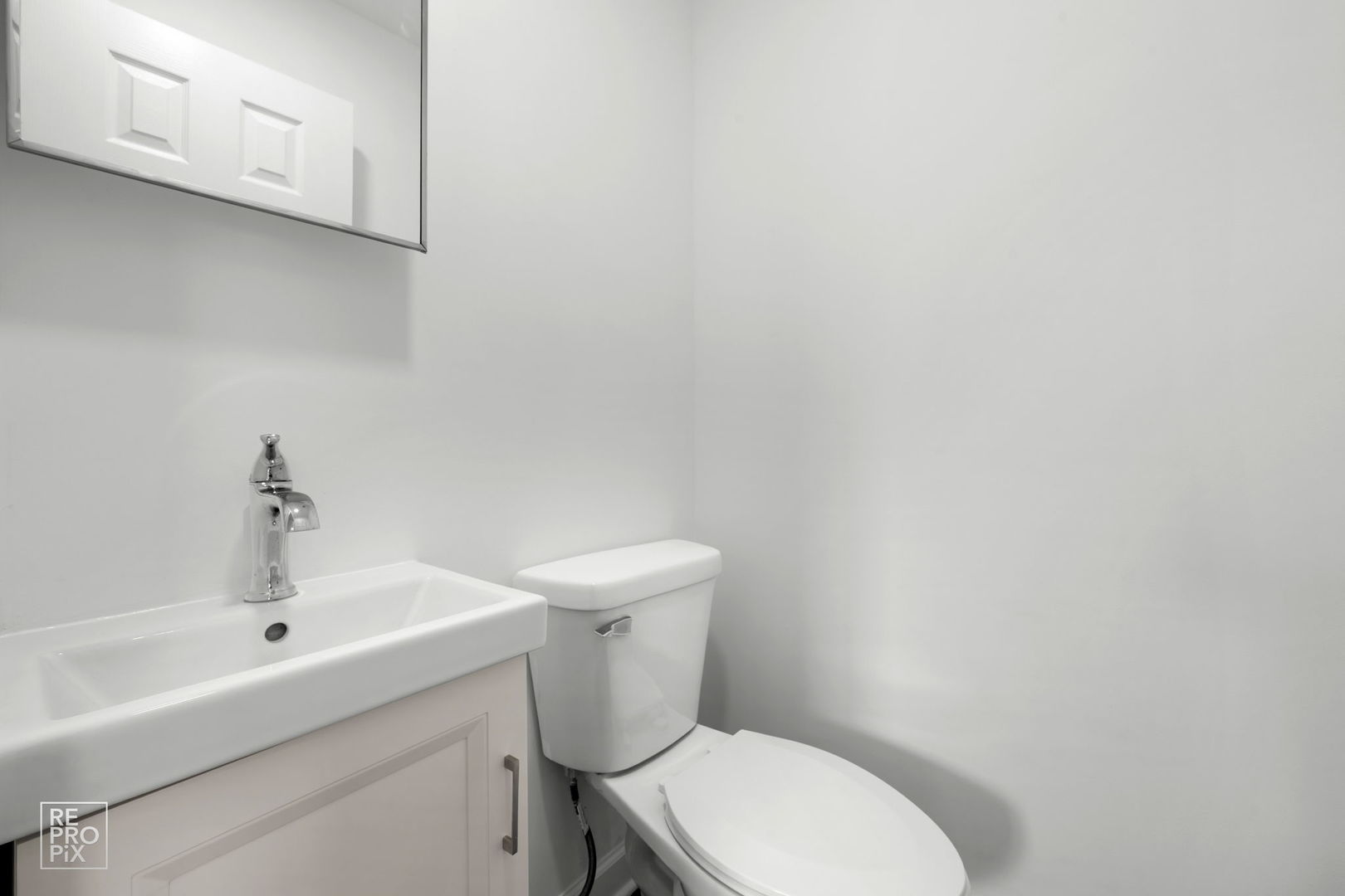 7616 S 78th Avenue, Bridgeview, IL 60455