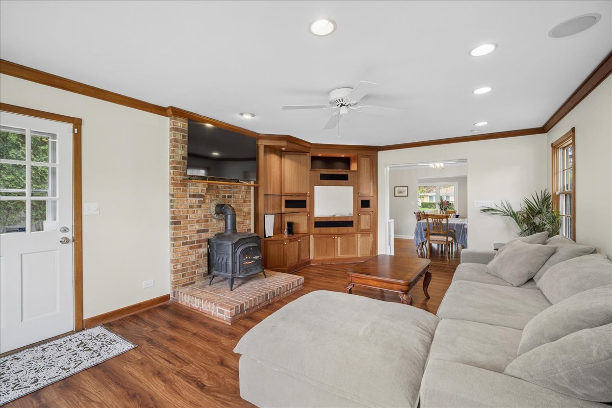 1317 Knollwood Road, Deerfield, IL 60015