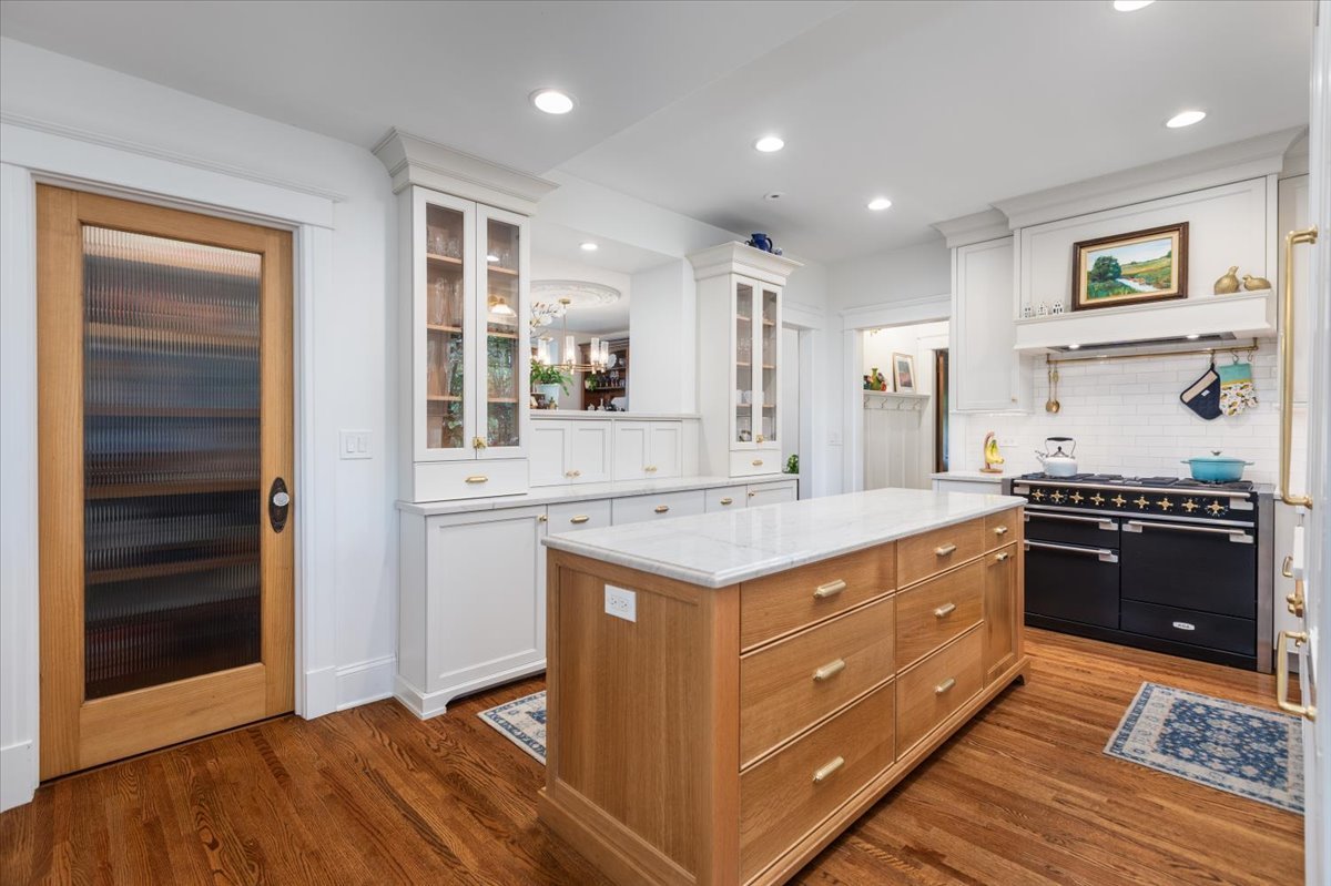 23 N Columbia Street, Naperville, IL 60540