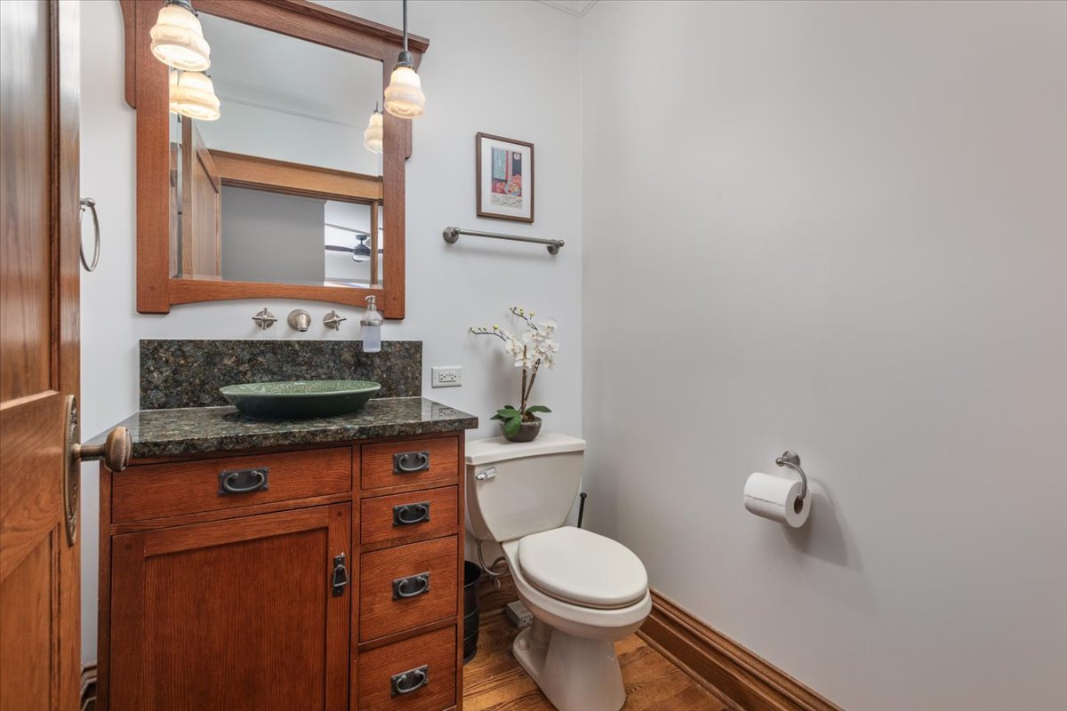 23 N Columbia Street, Naperville, IL 60540