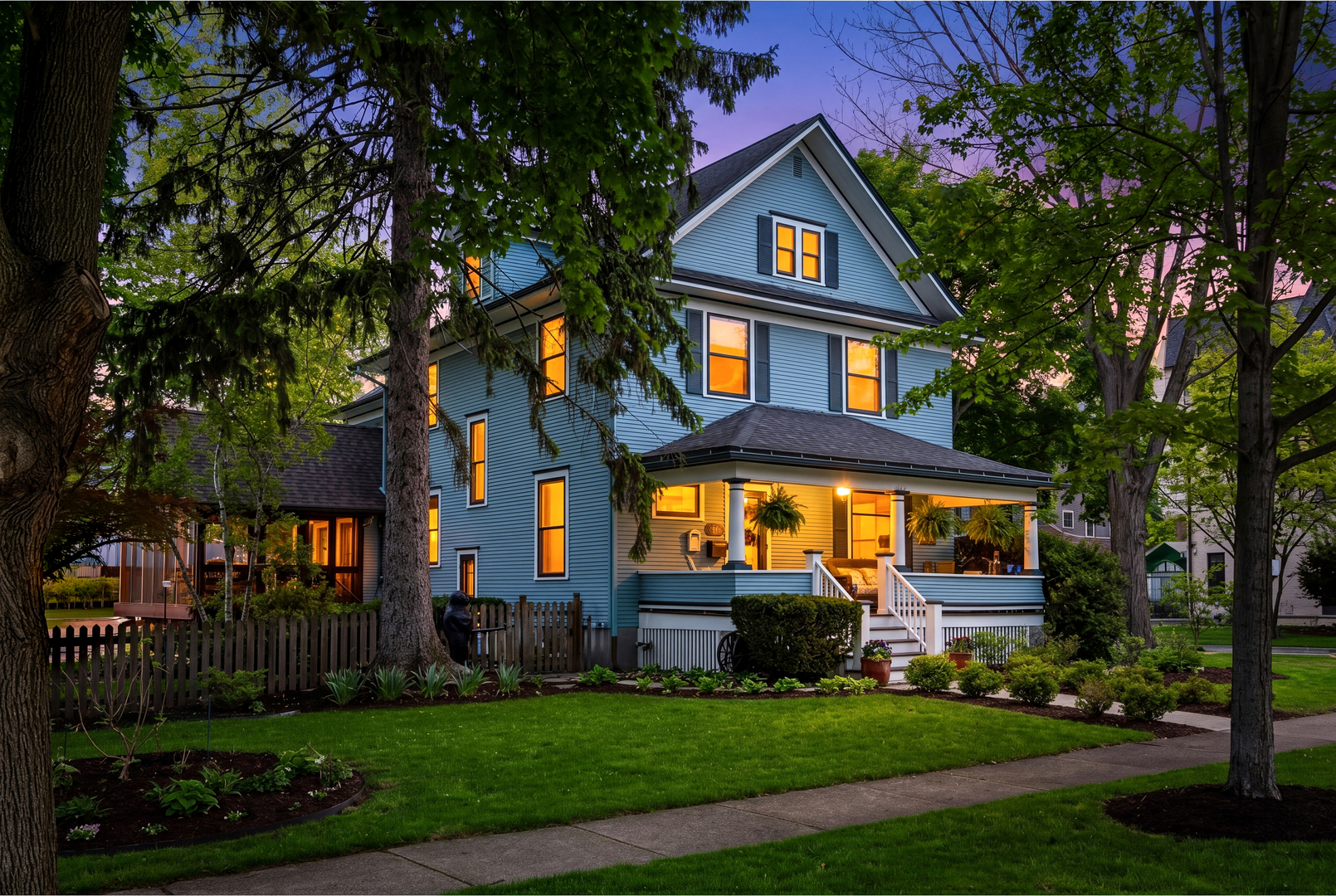 23 N Columbia Street, Naperville, IL 60540