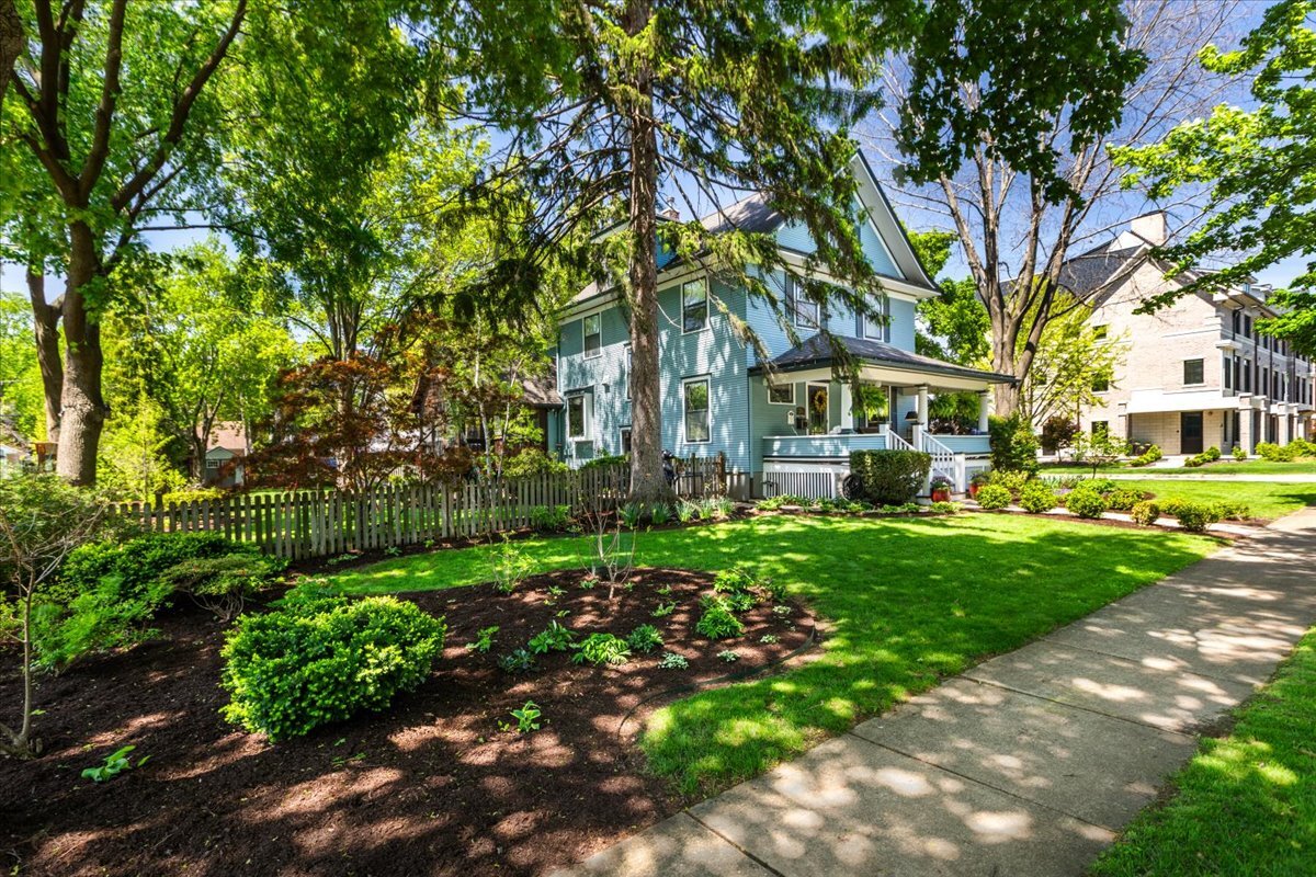 23 N Columbia Street, Naperville, IL 60540