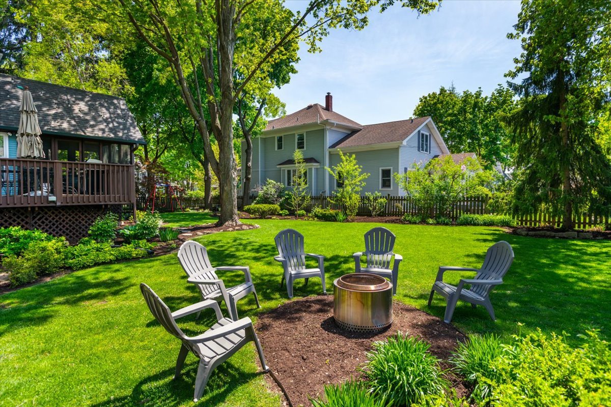 23 N Columbia Street, Naperville, IL 60540