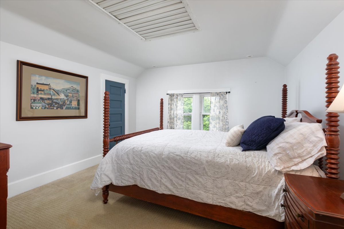 23 N Columbia Street, Naperville, IL 60540