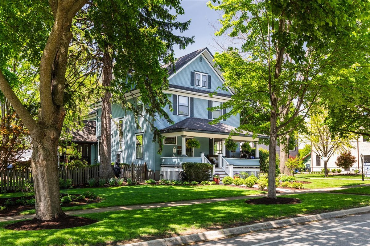 23 N Columbia Street, Naperville, IL 60540