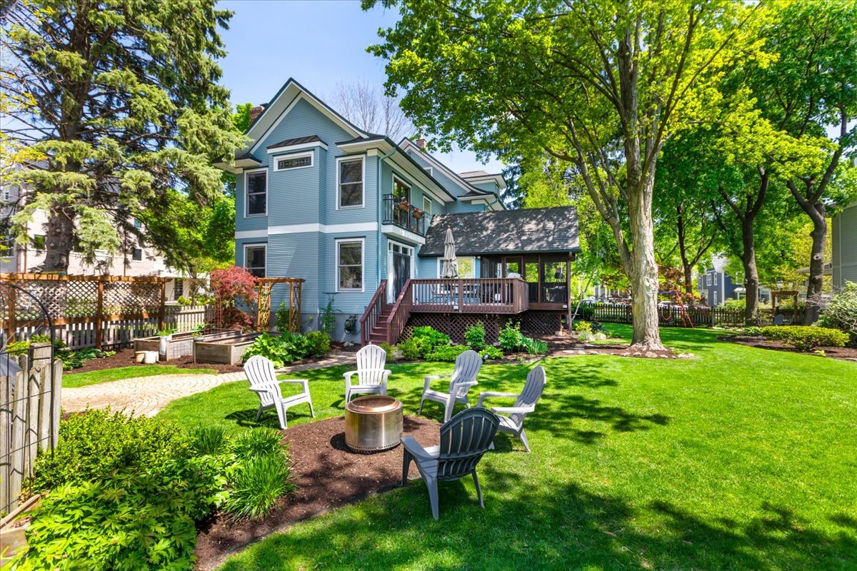 23 N Columbia Street, Naperville, IL 60540