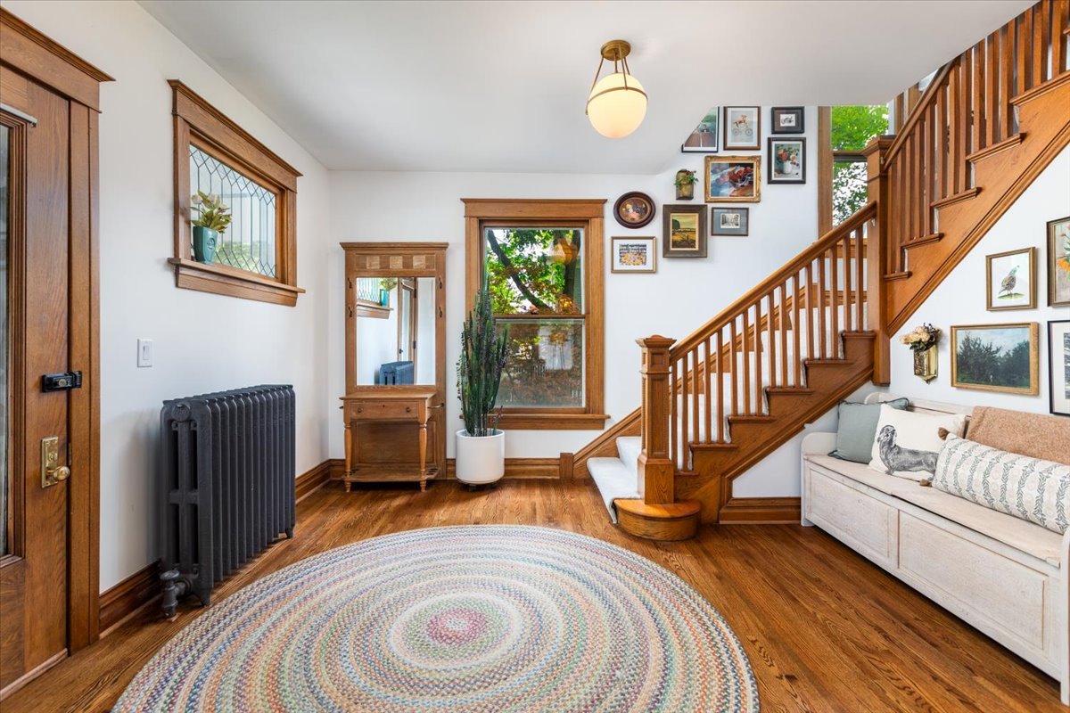 23 N Columbia Street, Naperville, IL 60540