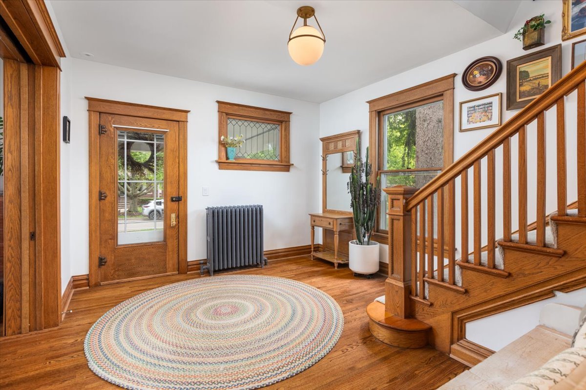 23 N Columbia Street, Naperville, IL 60540