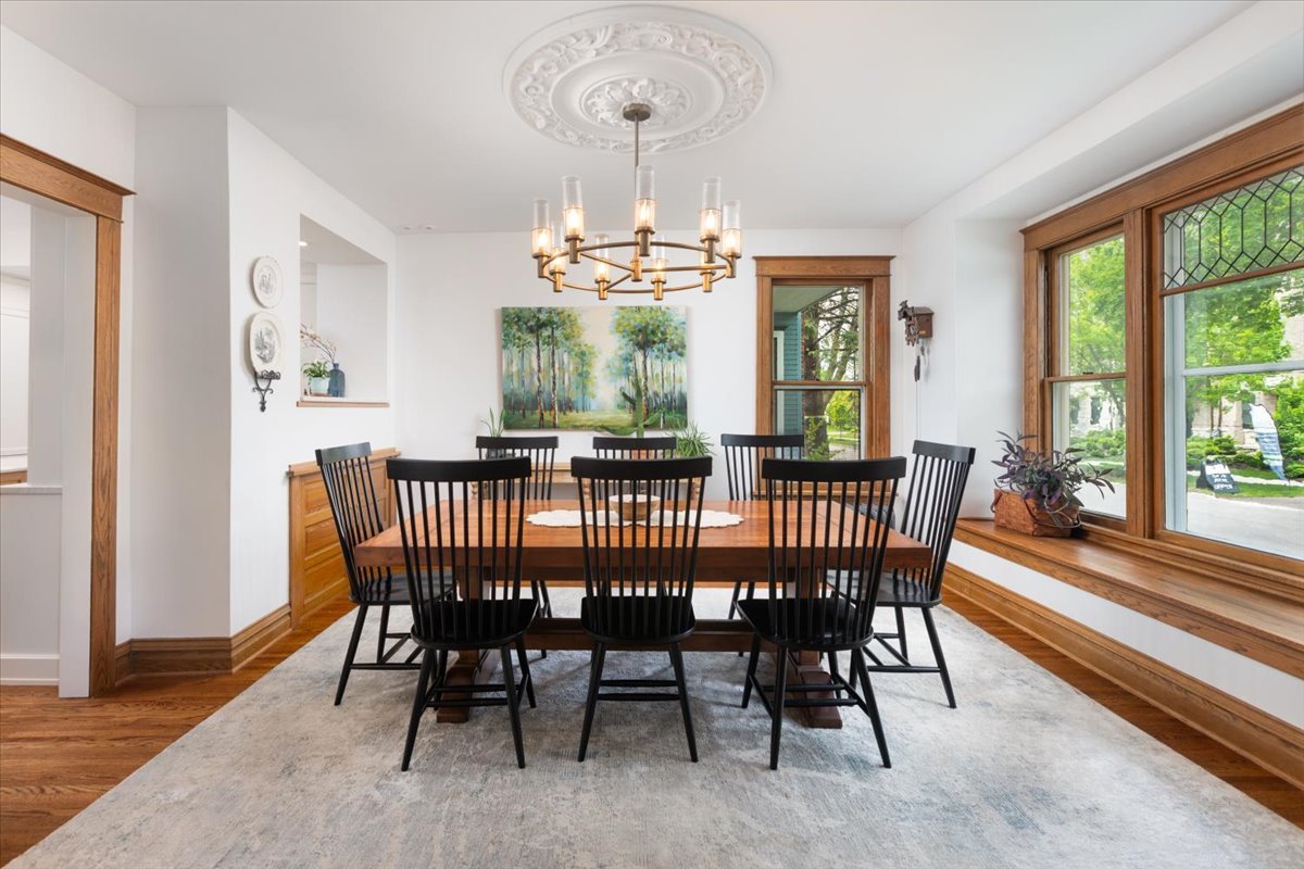 23 N Columbia Street, Naperville, IL 60540