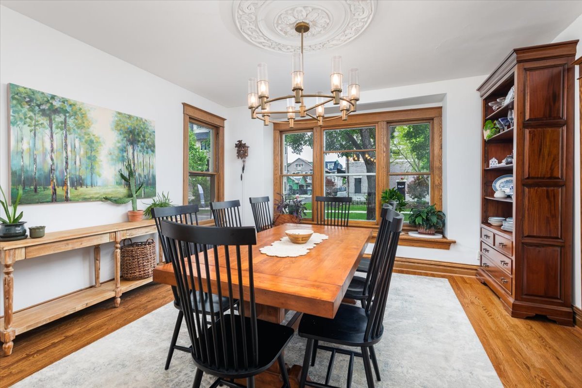 23 N Columbia Street, Naperville, IL 60540