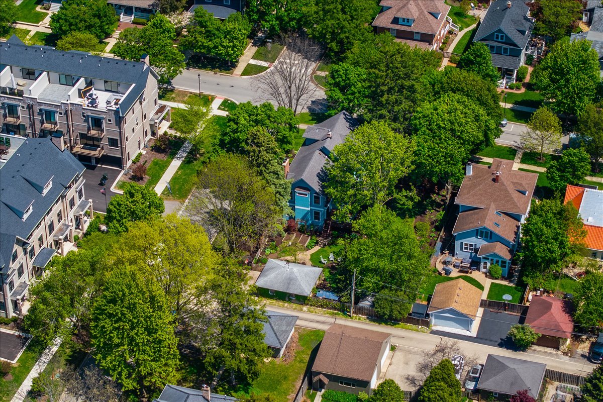 23 N Columbia Street, Naperville, IL 60540