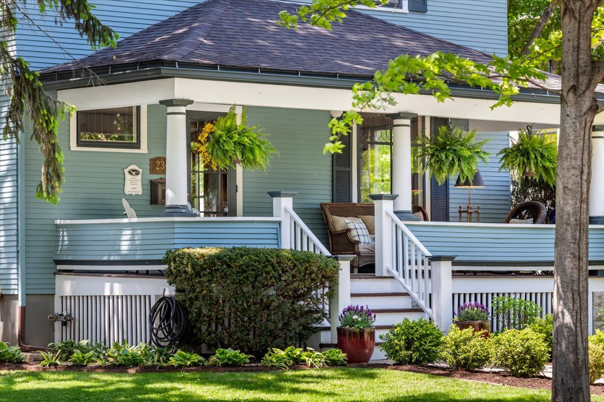 23 N Columbia Street, Naperville, IL 60540
