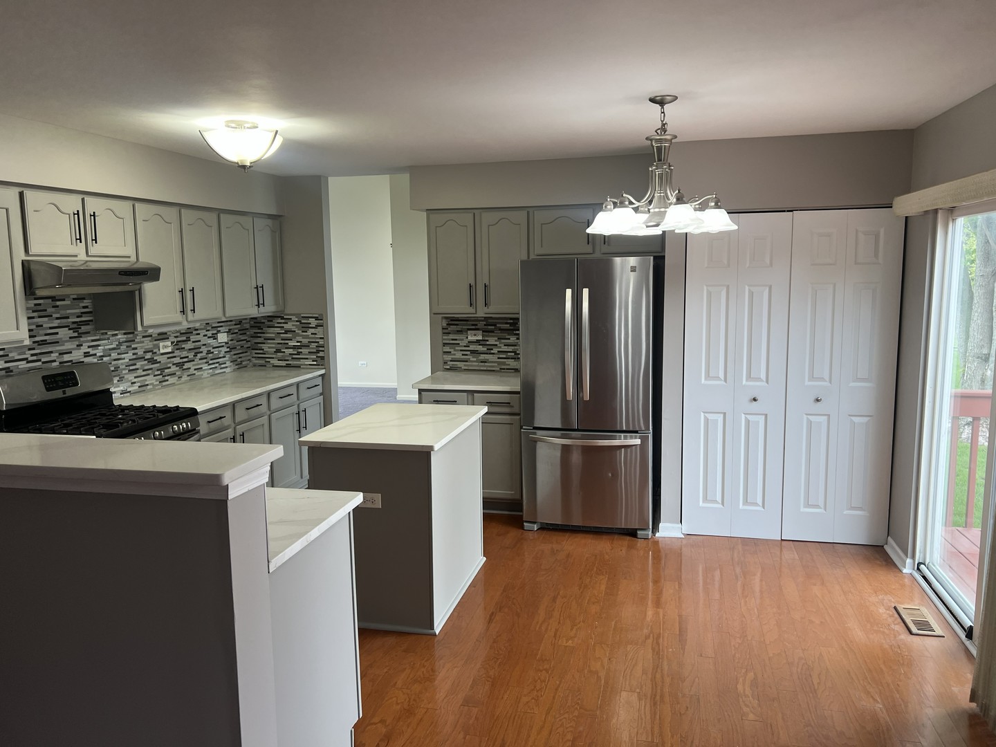 437 S Orchard Drive, Bolingbrook, IL 60440