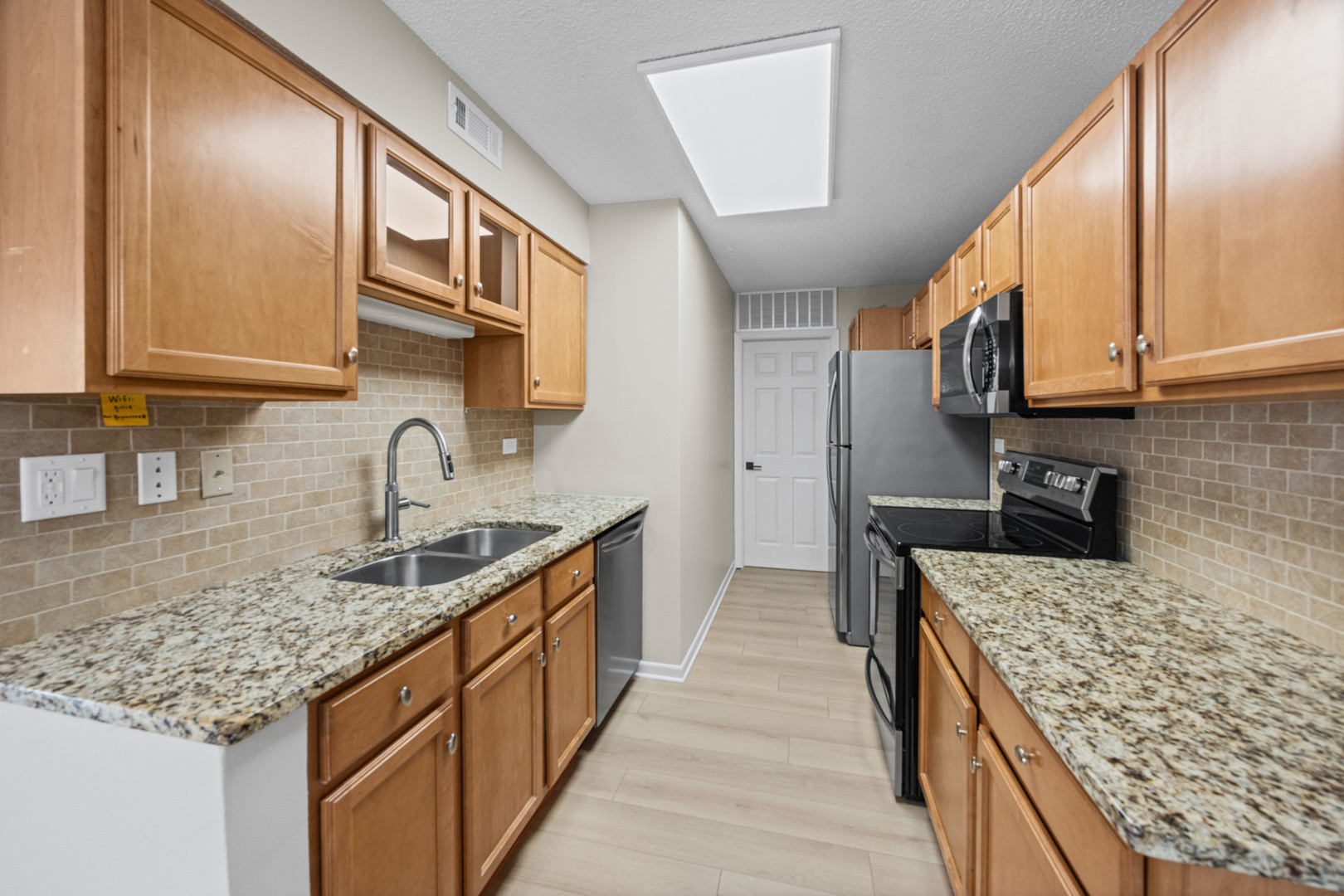 509 Aurora Avenue #202, Naperville, IL 60540