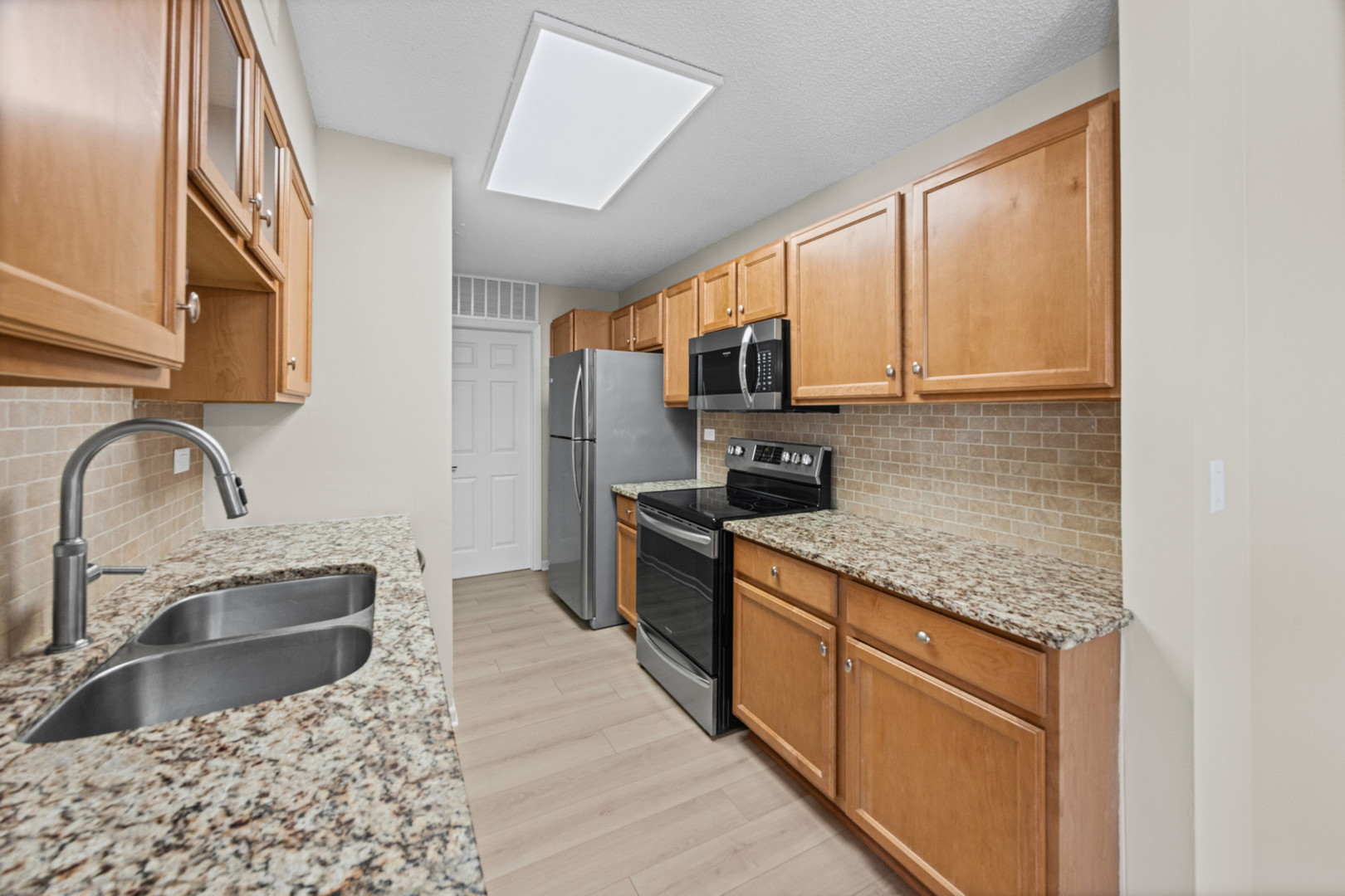 509 Aurora Avenue #202, Naperville, IL 60540