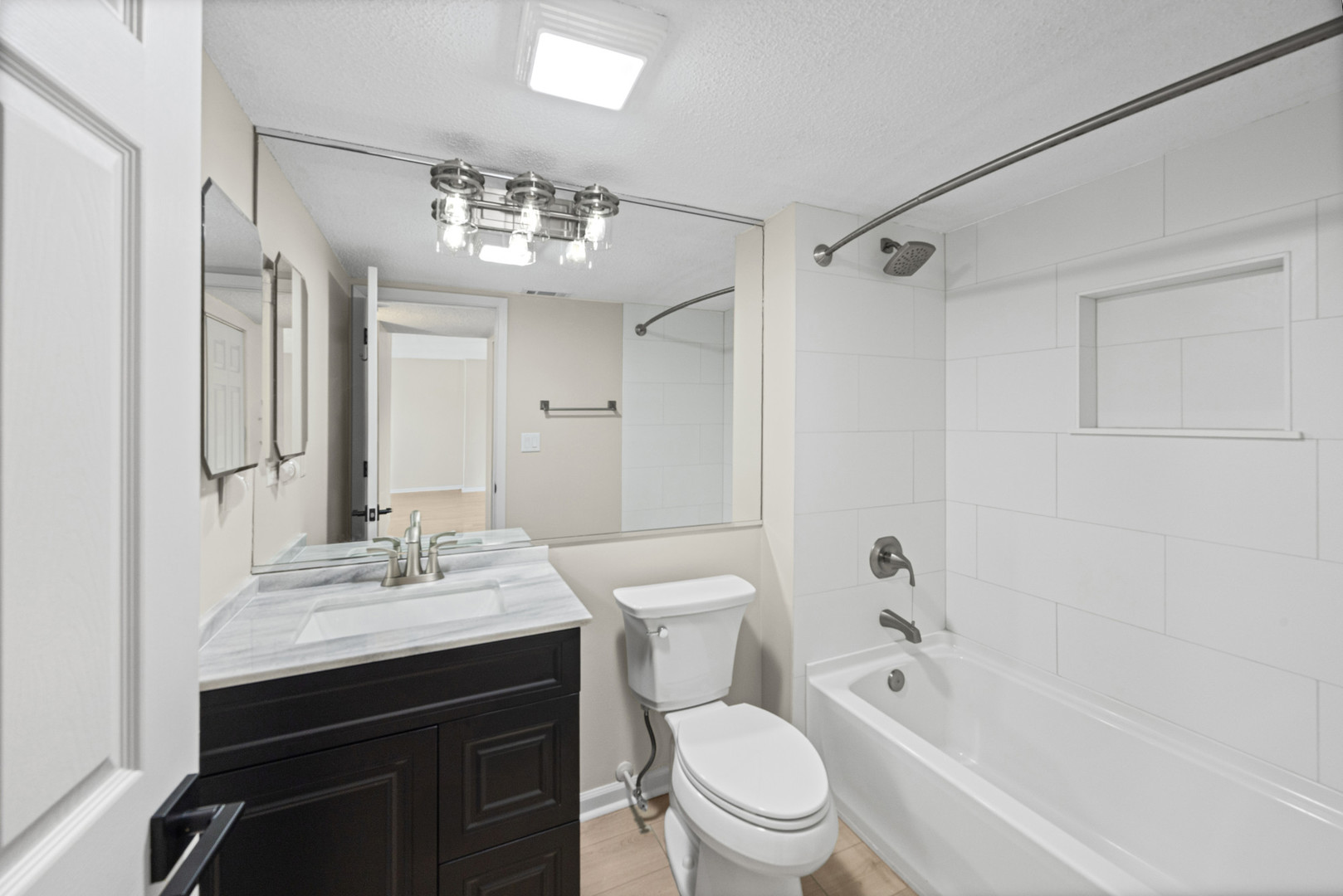 509 Aurora Avenue #202, Naperville, IL 60540