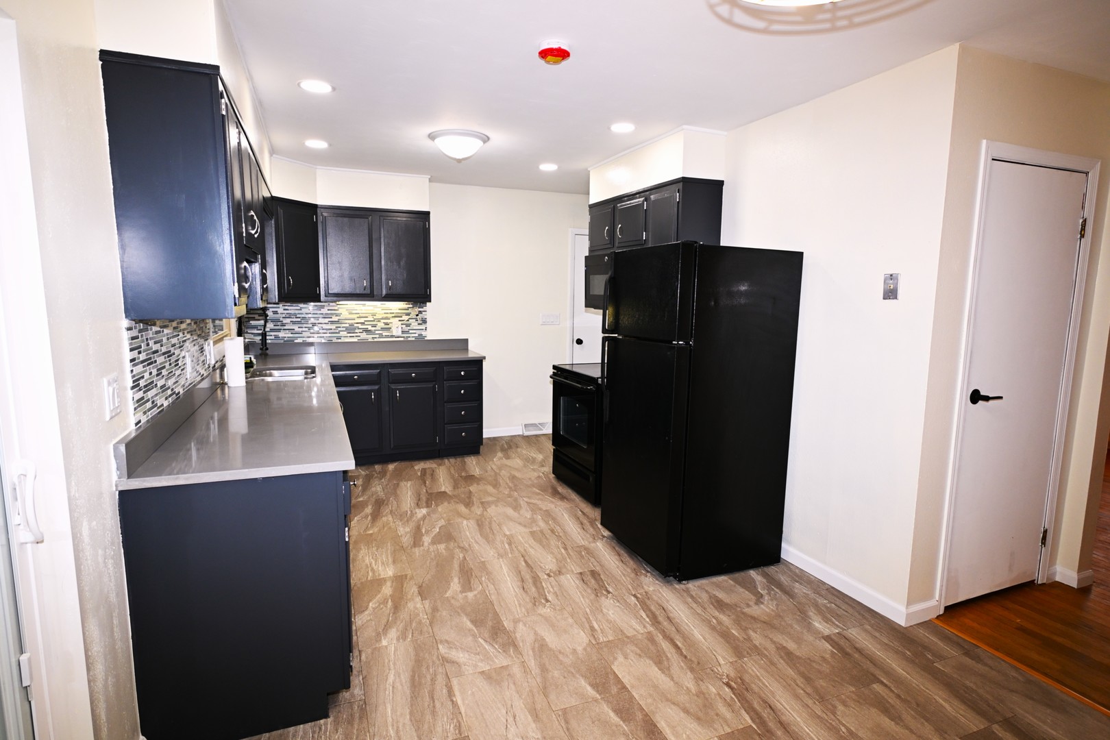 49 E 6th Street, El Paso, IL 61738