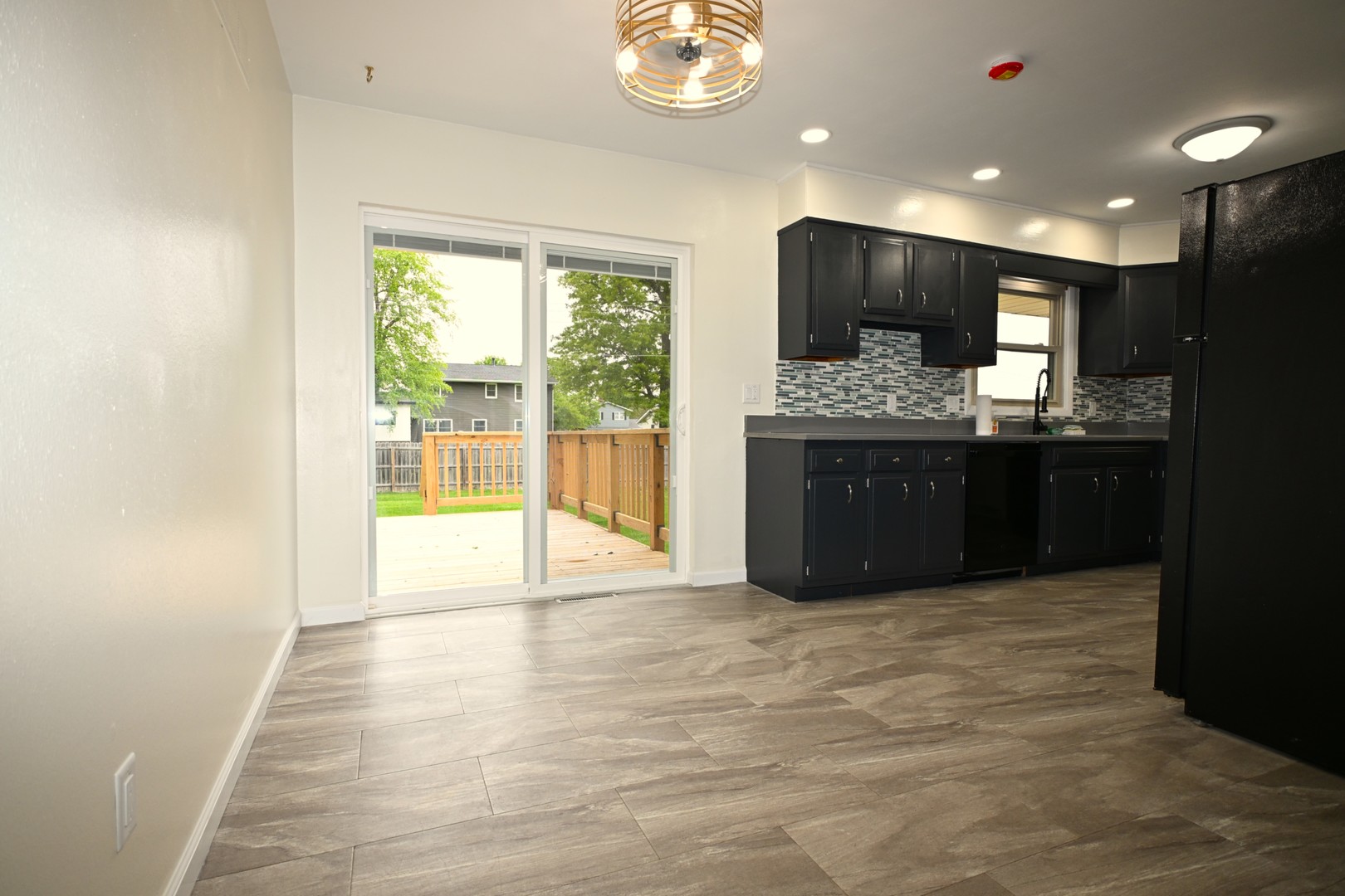 49 E 6th Street, El Paso, IL 61738