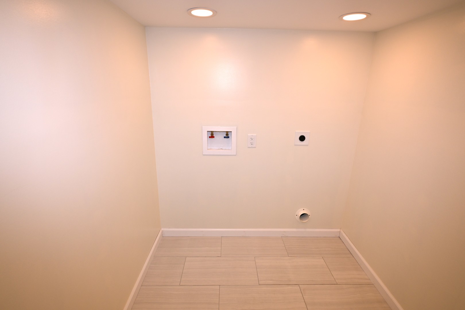 49 E 6th Street, El Paso, IL 61738