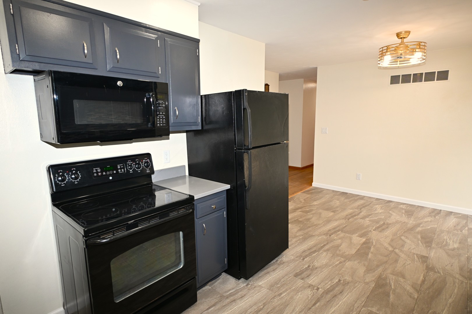 49 E 6th Street, El Paso, IL 61738