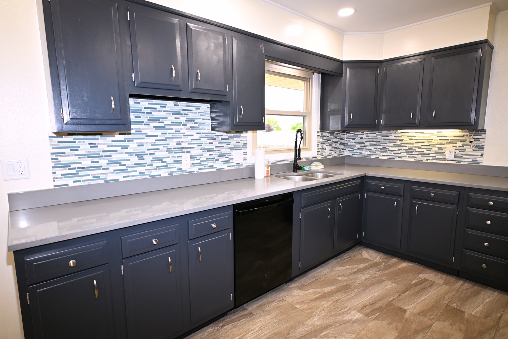 49 E 6th Street, El Paso, IL 61738