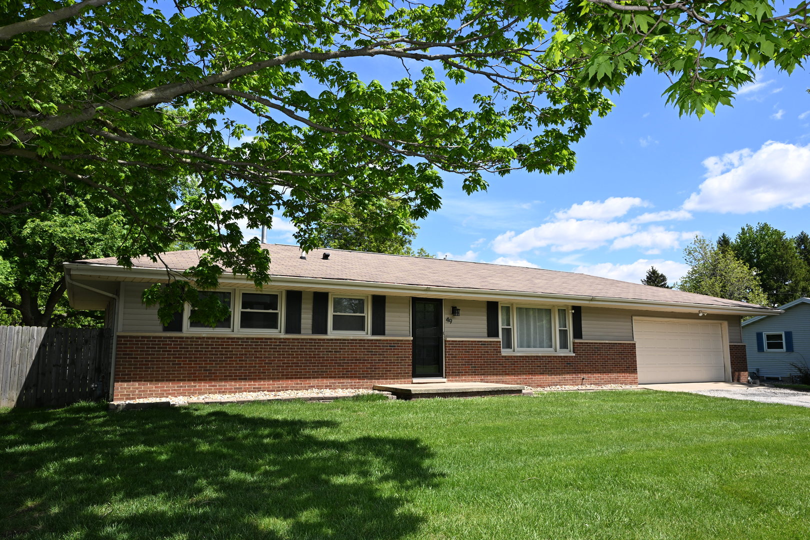 49 E 6th Street, El Paso, IL 61738