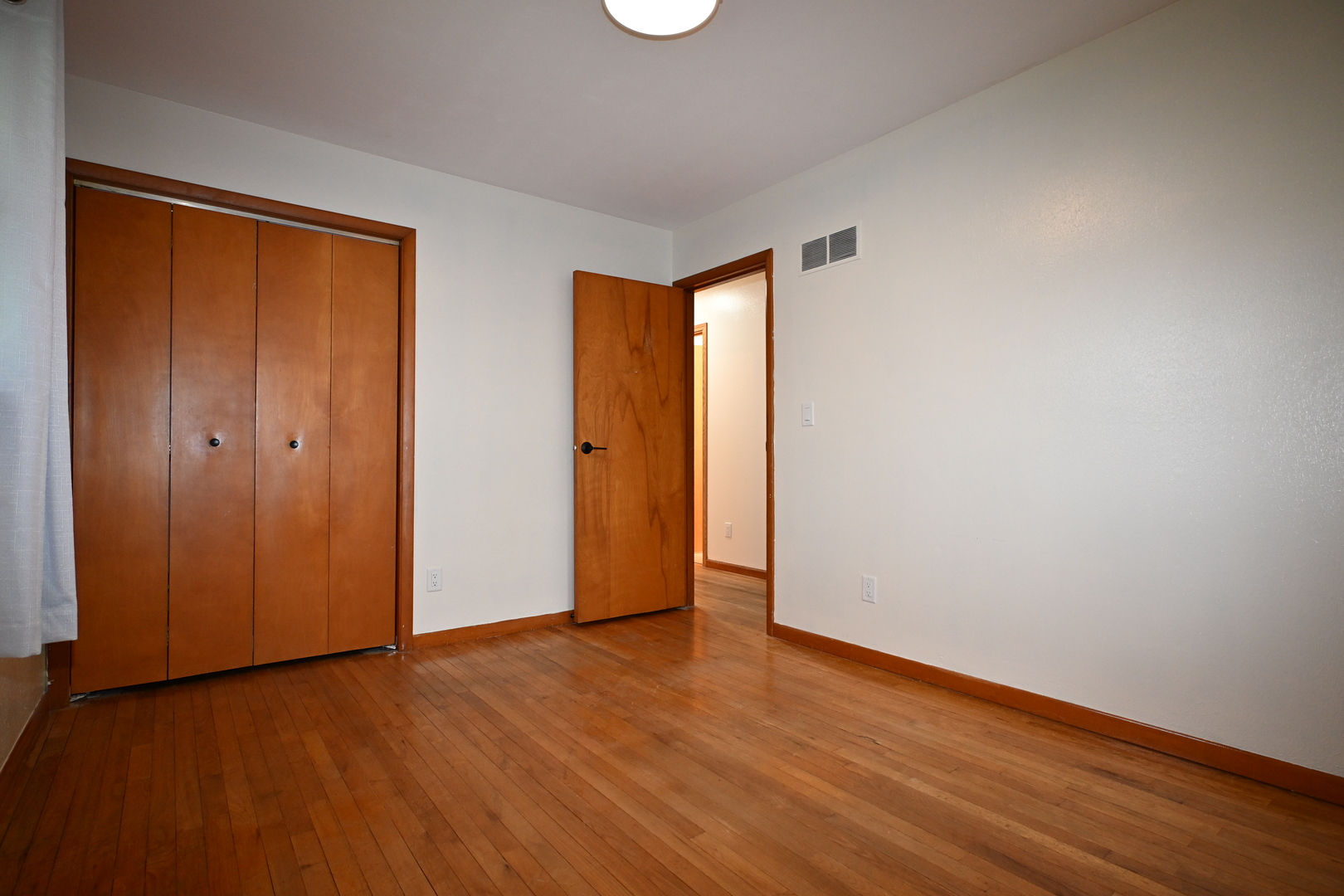 49 E 6th Street, El Paso, IL 61738