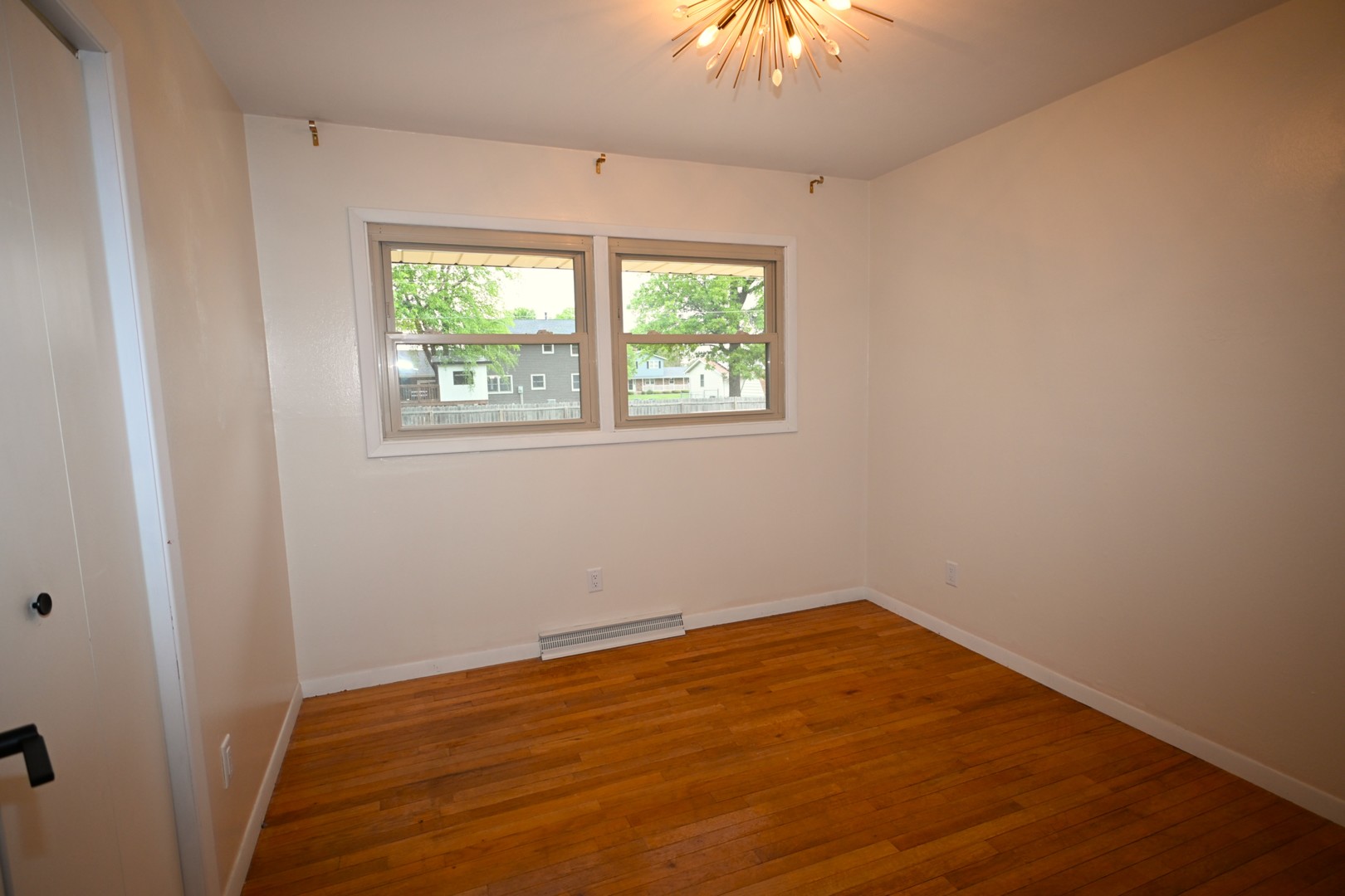49 E 6th Street, El Paso, IL 61738