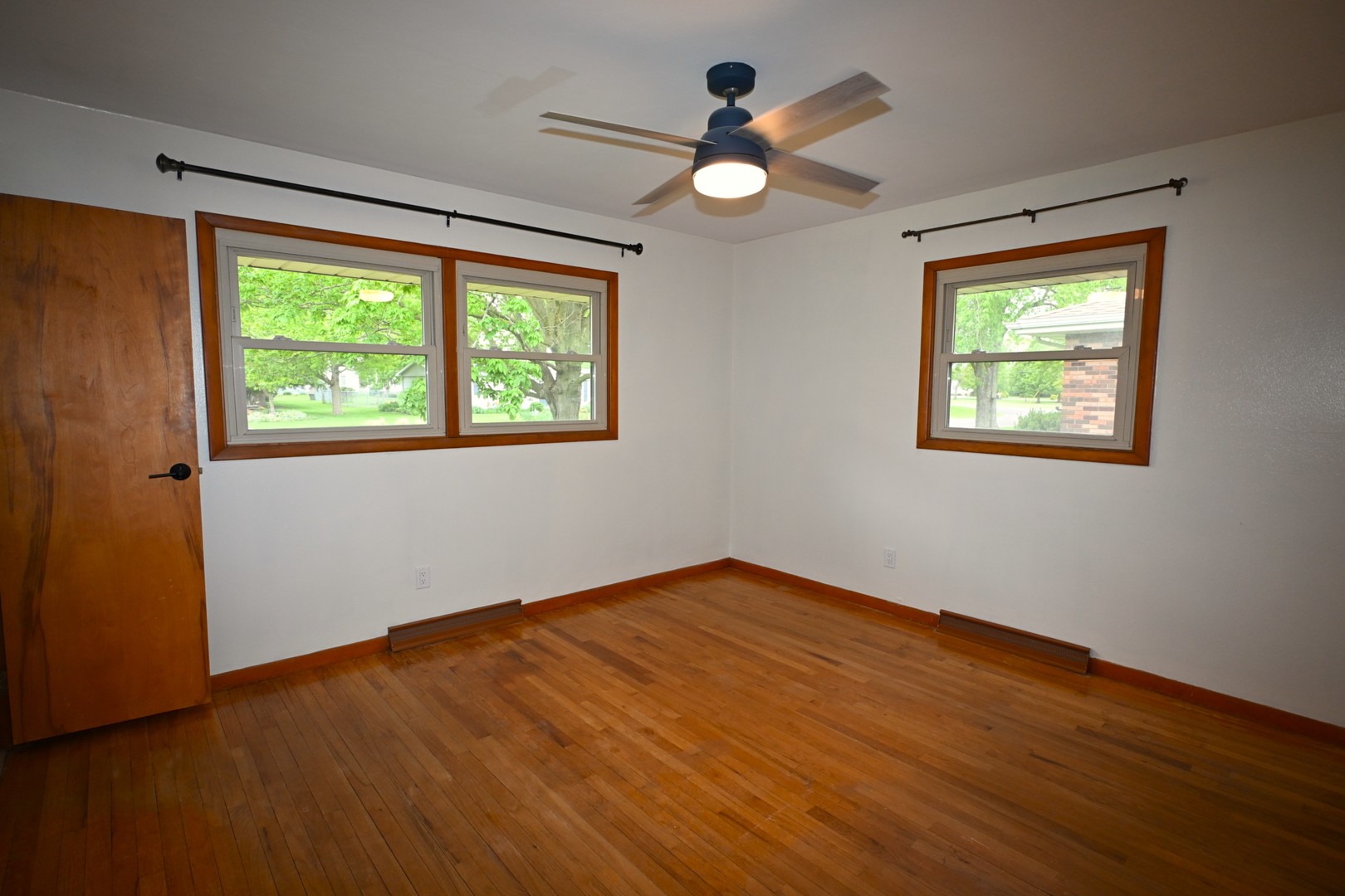 49 E 6th Street, El Paso, IL 61738