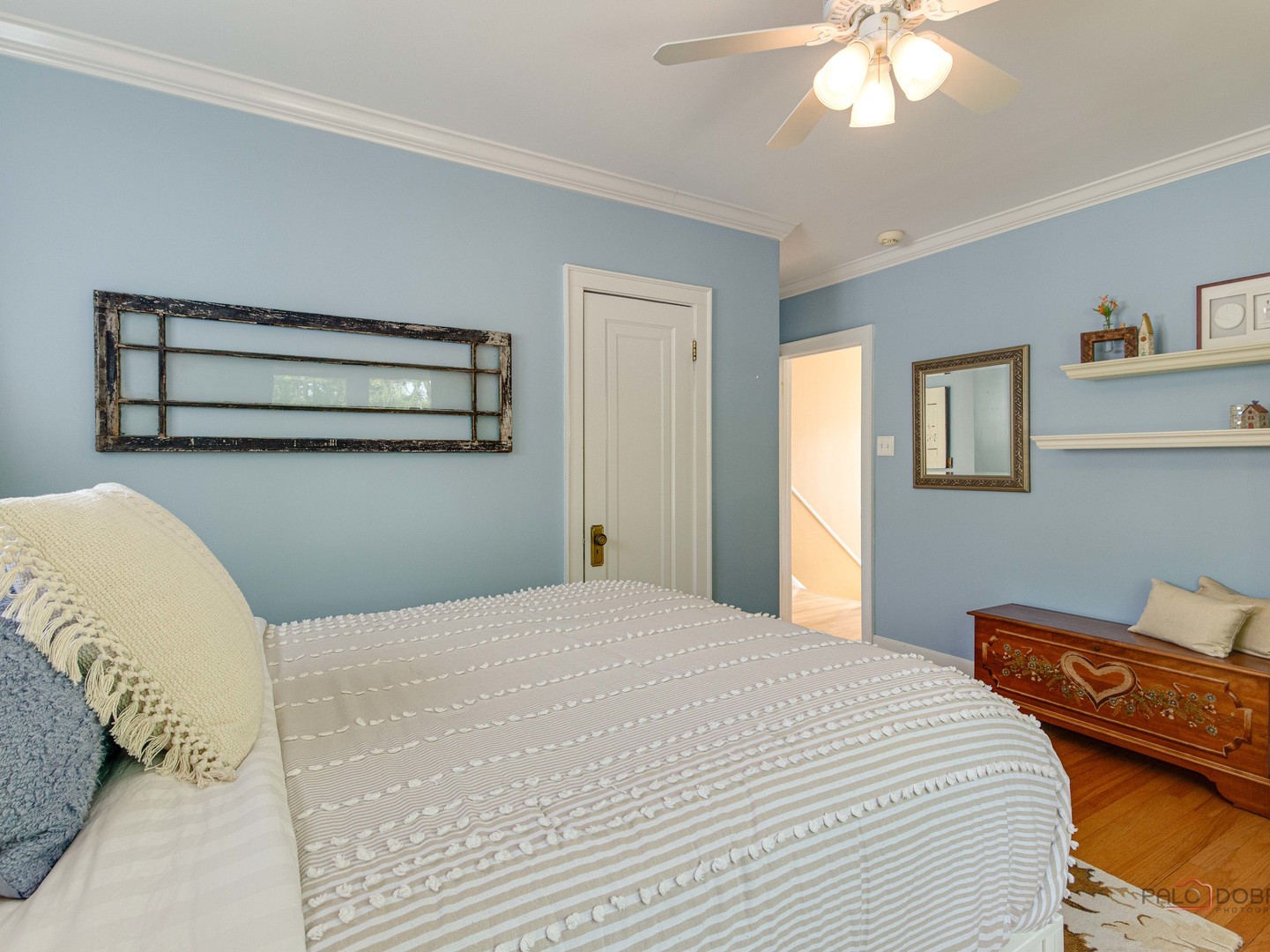 805 S Mitchell Avenue, Arlington Heights, IL 60005