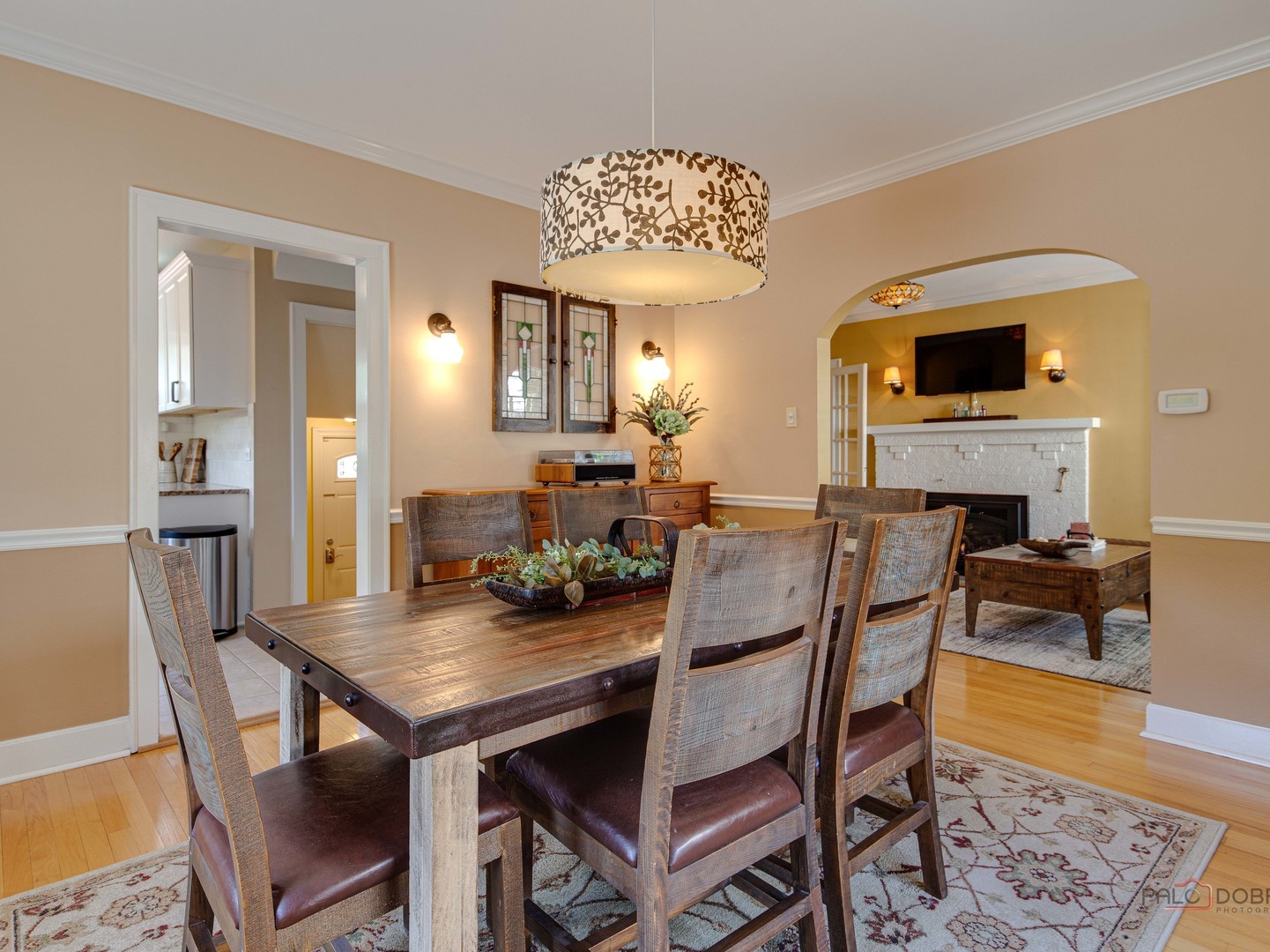 805 S Mitchell Avenue, Arlington Heights, IL 60005