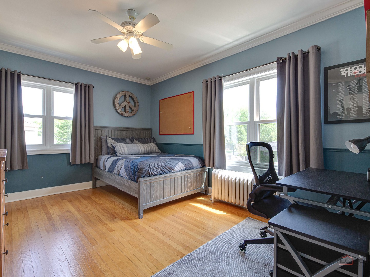 805 S Mitchell Avenue, Arlington Heights, IL 60005