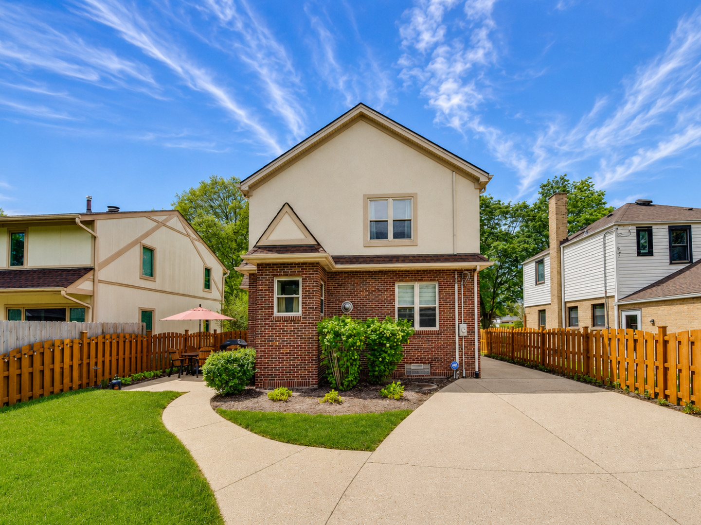 805 S Mitchell Avenue, Arlington Heights, IL 60005