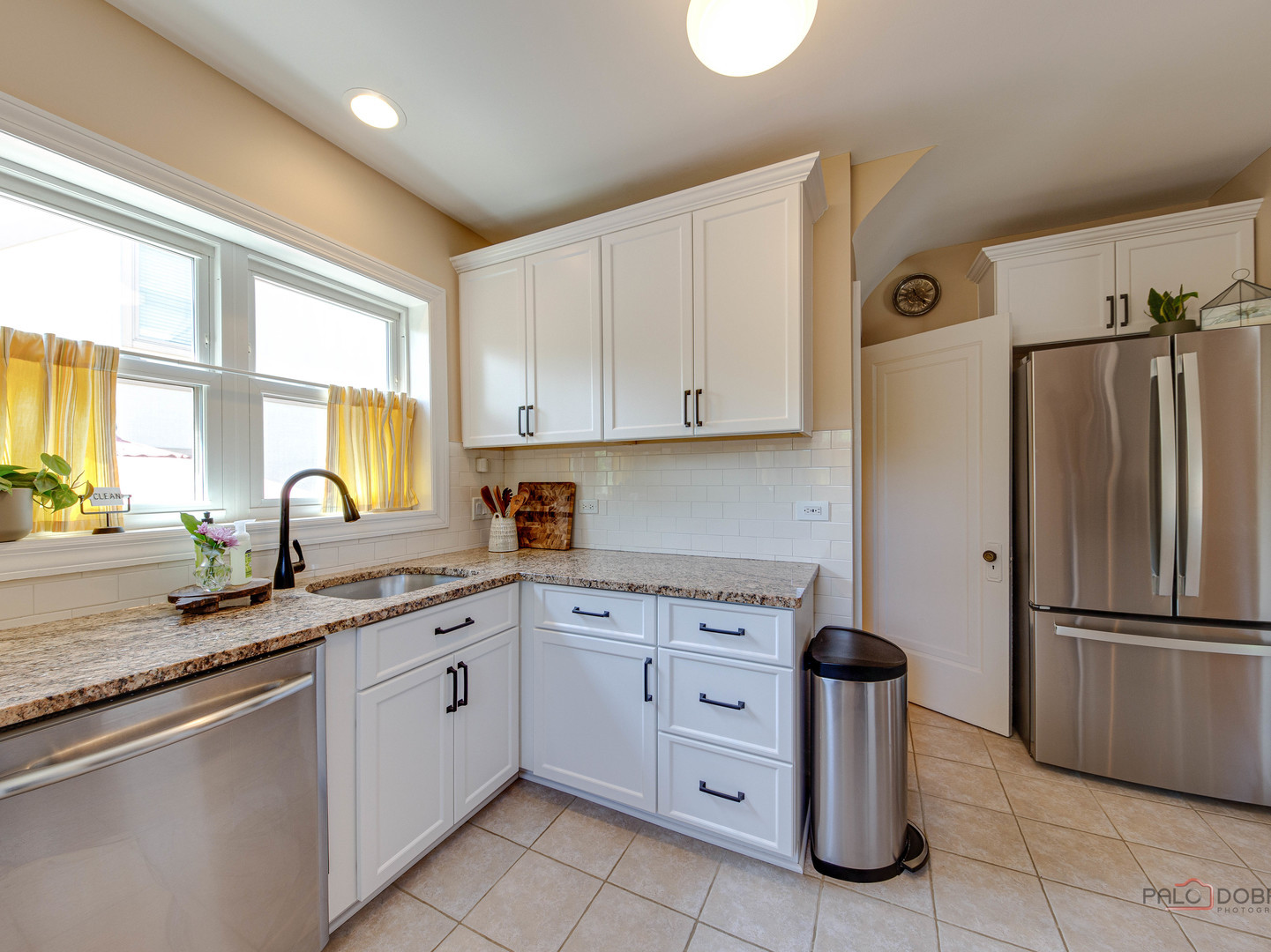 805 S Mitchell Avenue, Arlington Heights, IL 60005